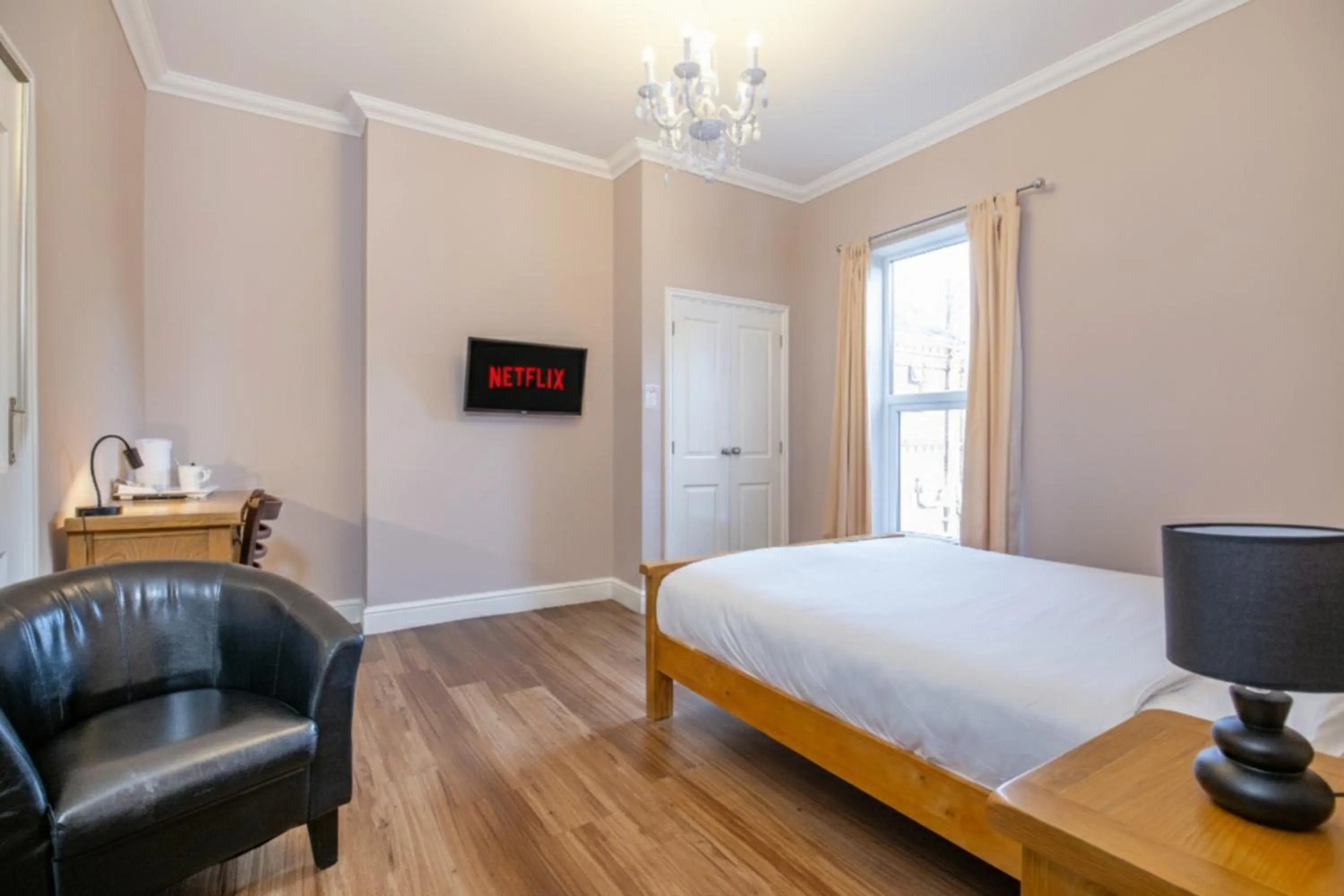 Bed in Marlborough Hotel