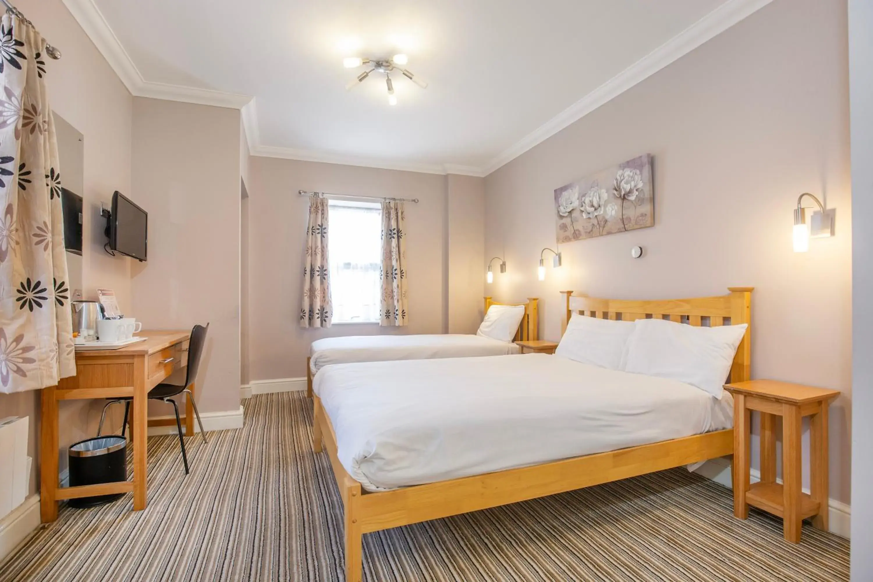 Bed in Marlborough Hotel Bed in Marlborough Hotel