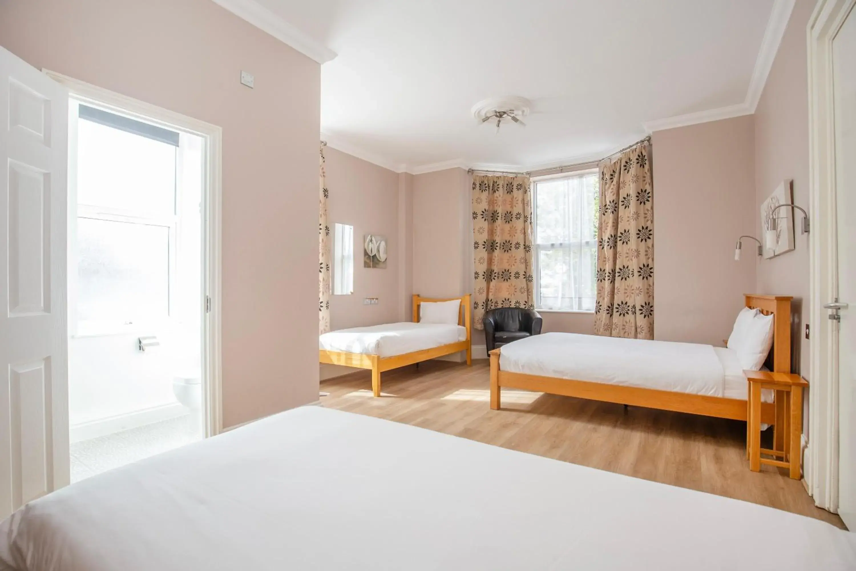 Bed in Marlborough Hotel Bed in Marlborough Hotel