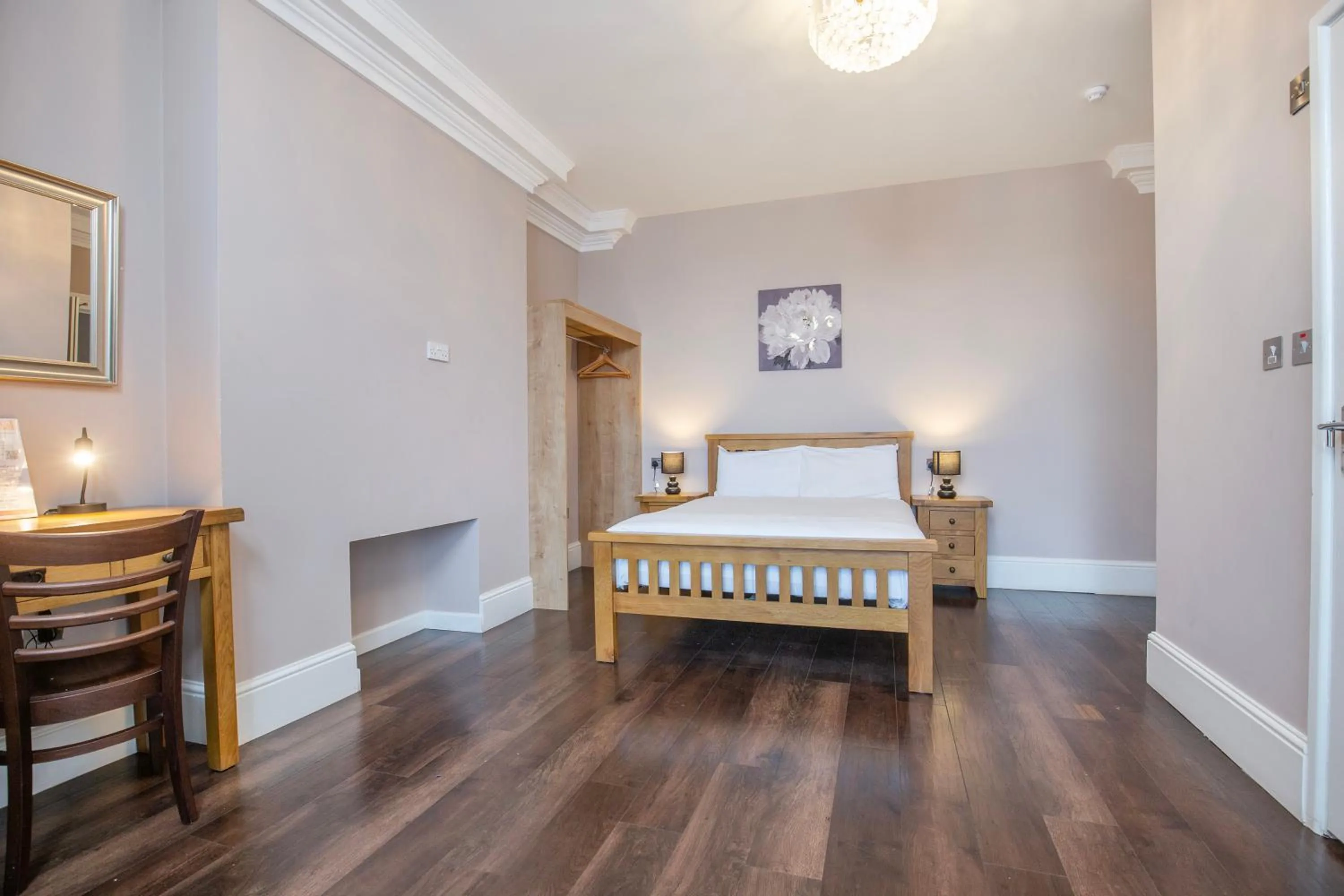 Bed in Marlborough Hotel