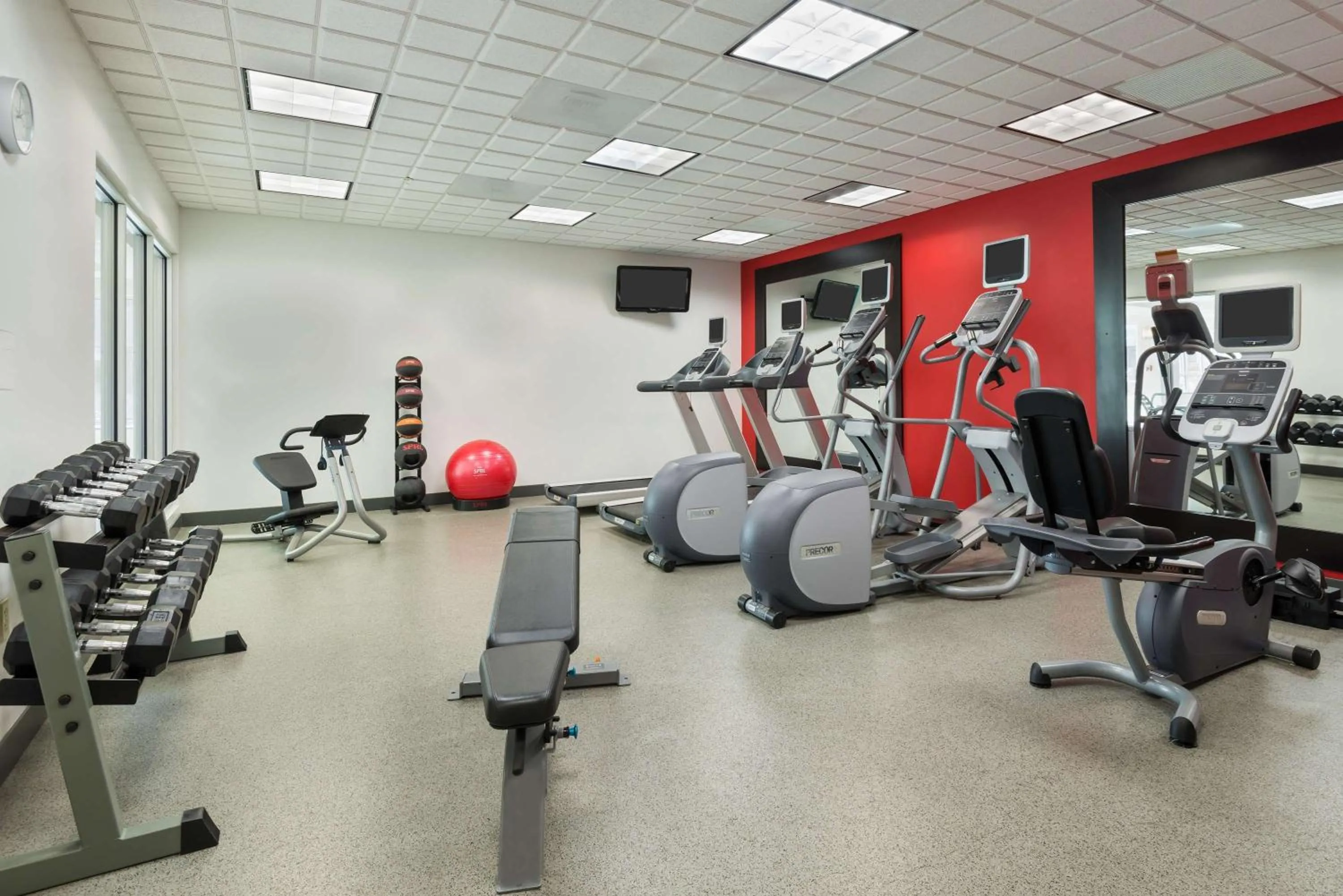 Fitness centre/facilities in Hilton Garden Inn Waldorf