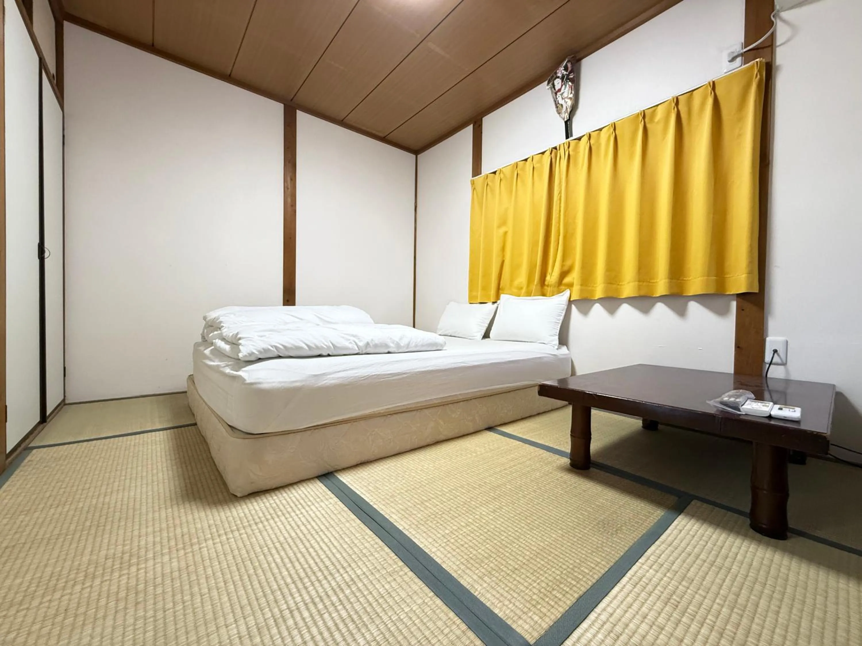 Osaka Guesthouse SAYURI HONKAN