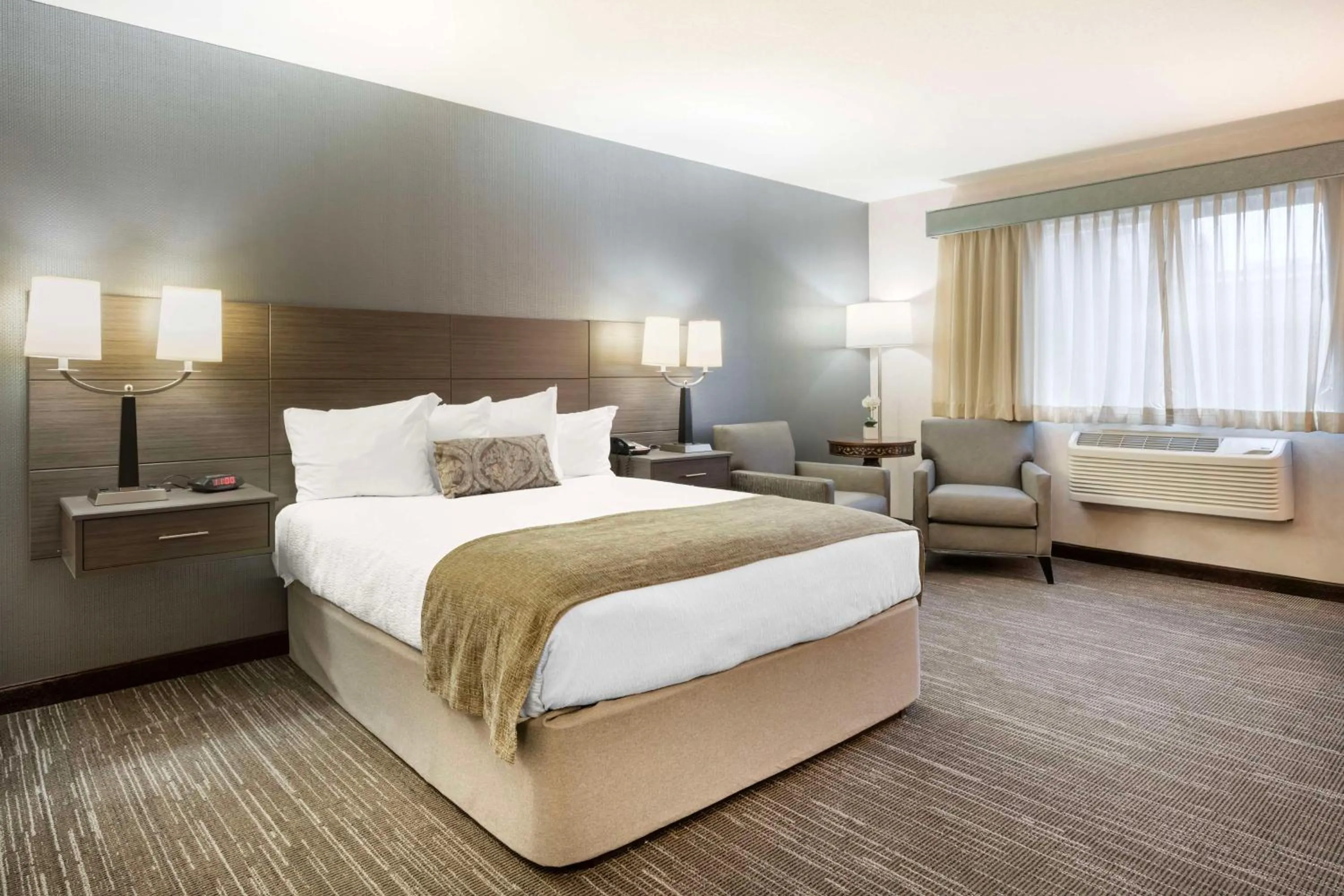 Bedroom, Bed in Best Western Plus City Center