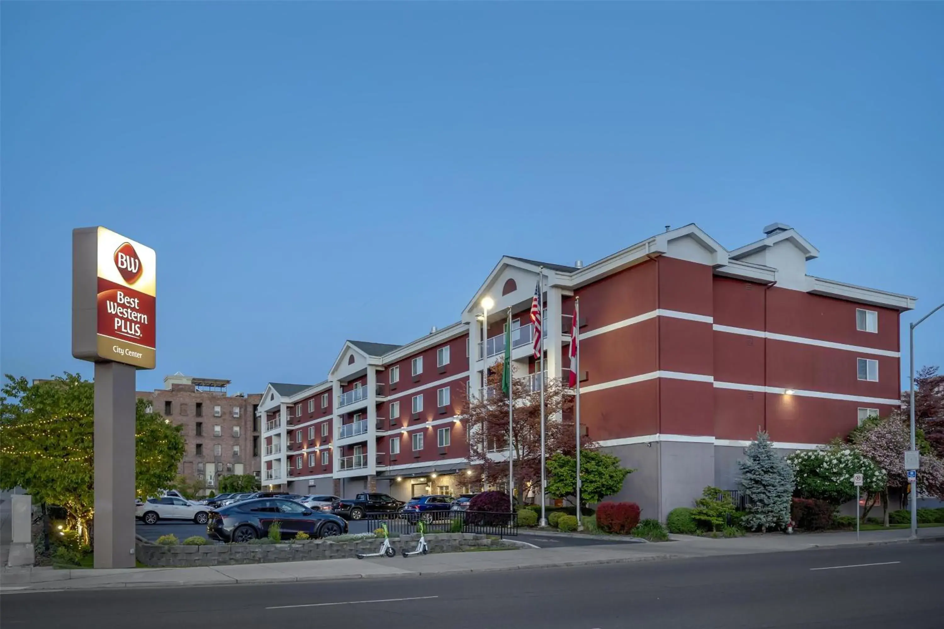 Property building in Best Western Plus City Center Property building in Best Western Plus City Center