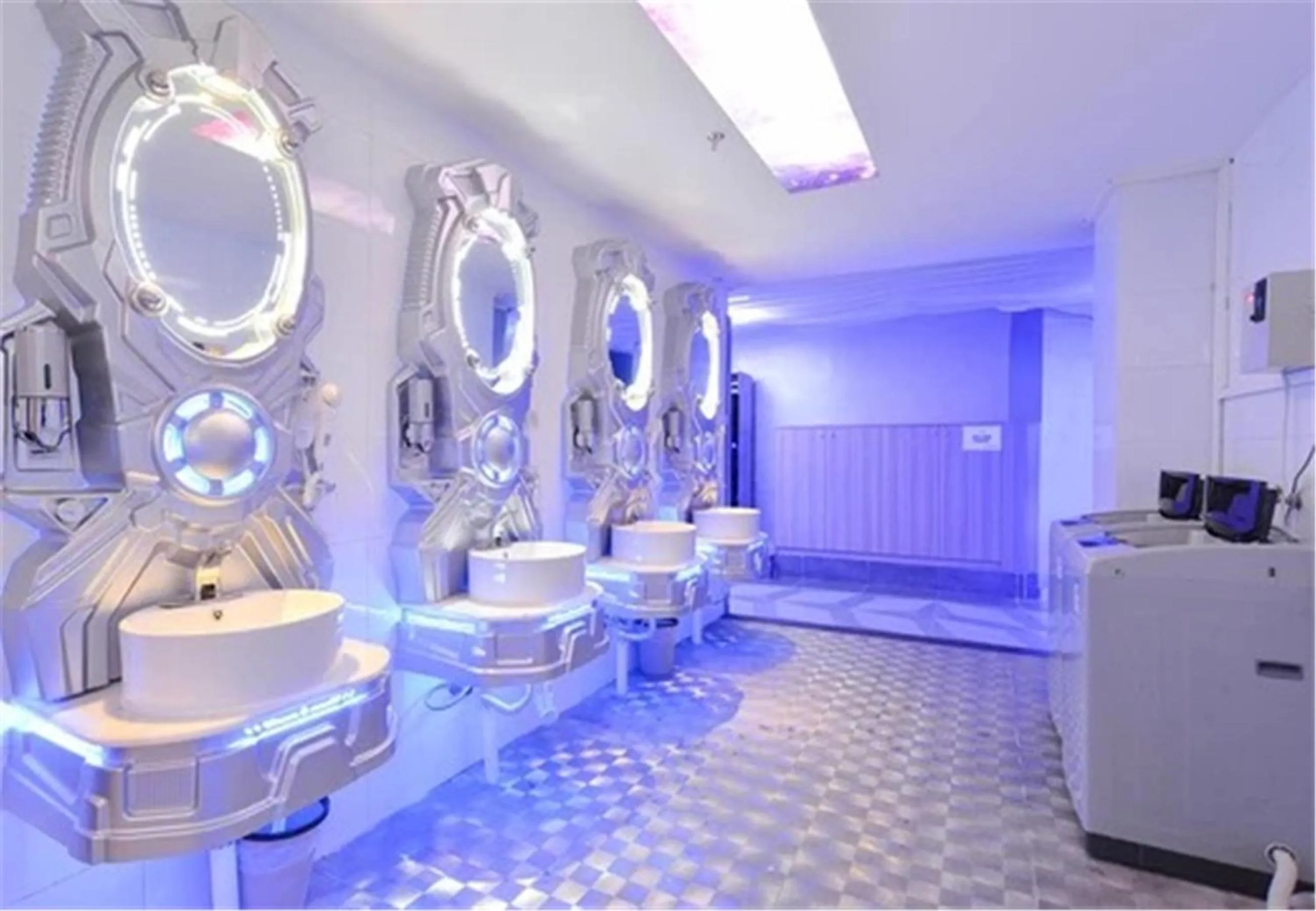 Toilet in Zhuhai Dreamers Capsule Hotel