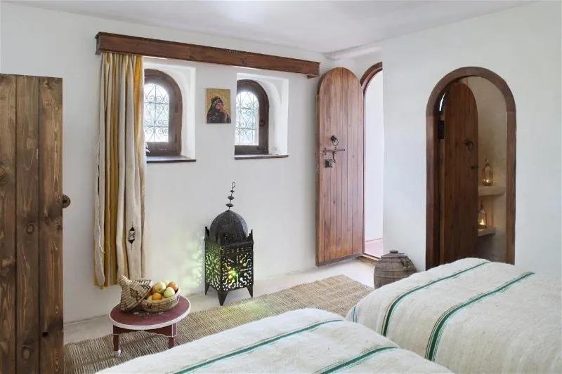 Photo of the whole room, Bed in Dar KamalChaoui