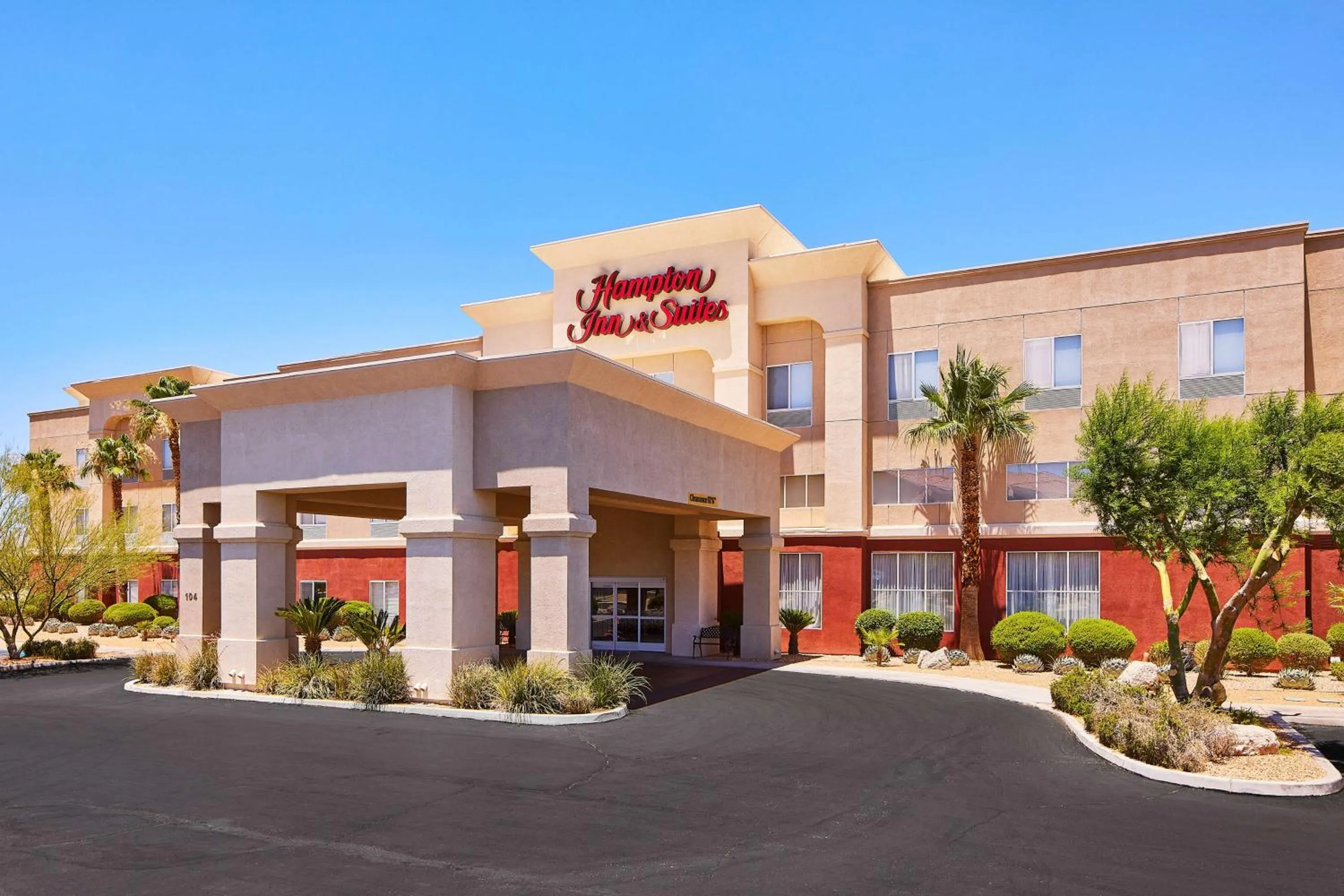 Property building in Hampton Inn & Suites Ridgecrest