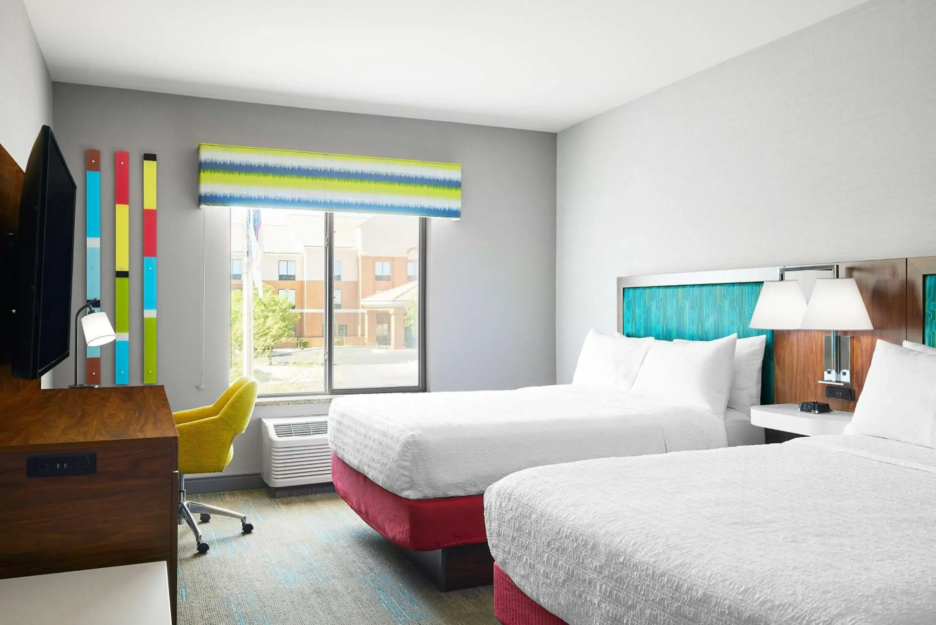 Bed in Hampton Inn & Suites Ridgecrest Bed in Hampton Inn & Suites Ridgecrest