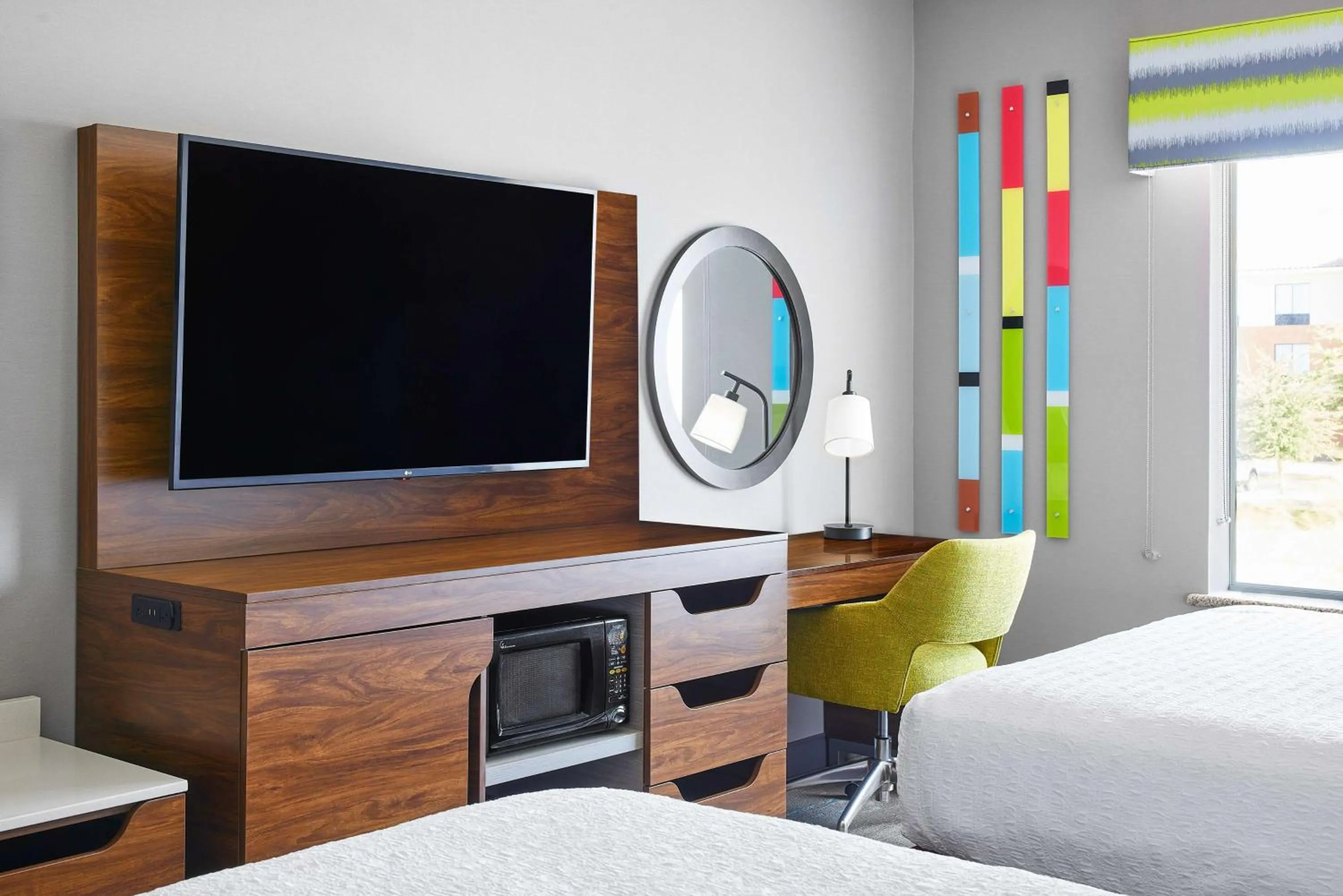 Bed in Hampton Inn & Suites Ridgecrest