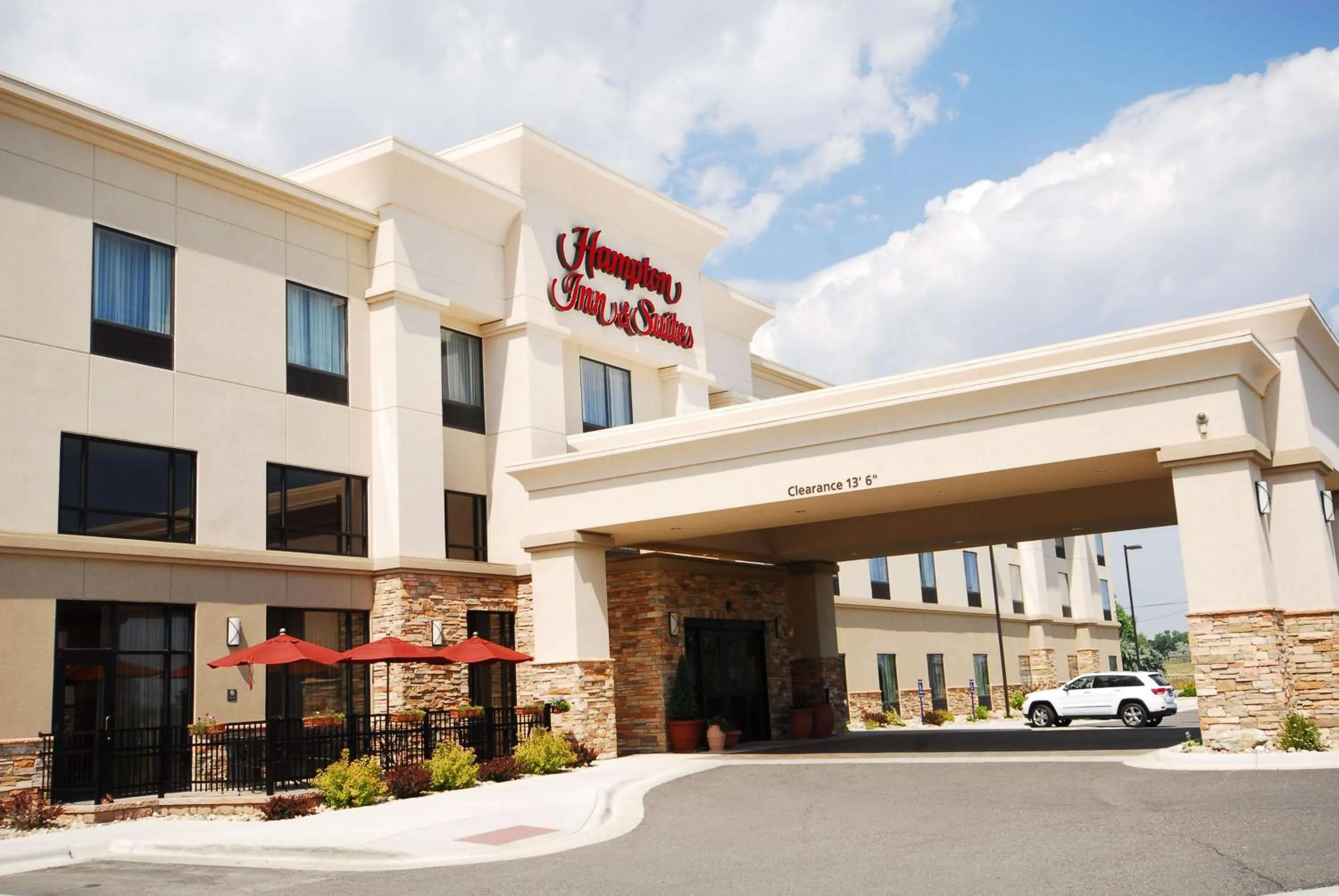 Property building in Hampton Inn & Suites Buffalo