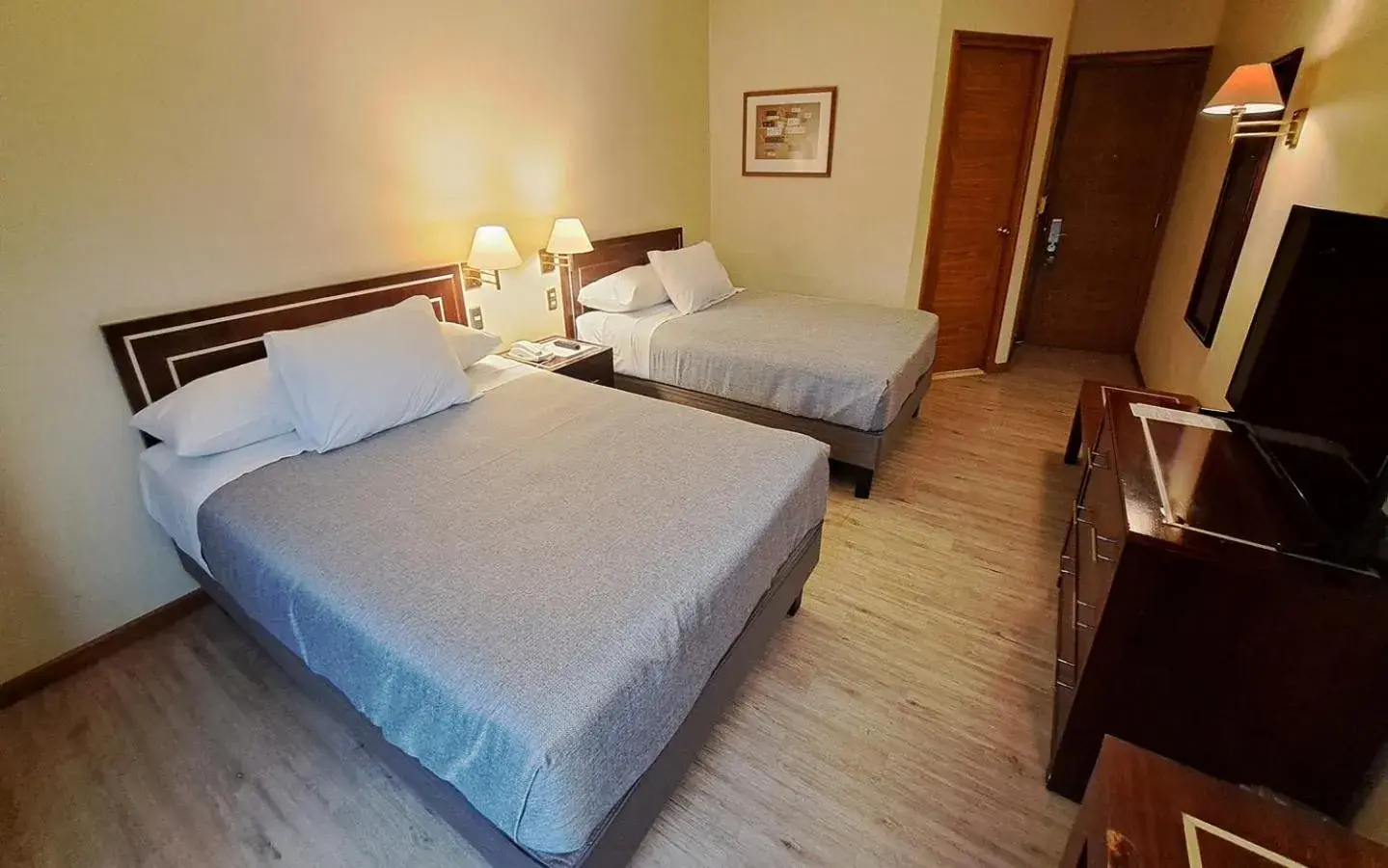 Queen Room with Two Queen Beds - single occupancy in Hotel Diego de Almagro Los Angeles Queen Room with Two Queen Beds - single occupancy in Hotel Diego de Almagro Los Angeles