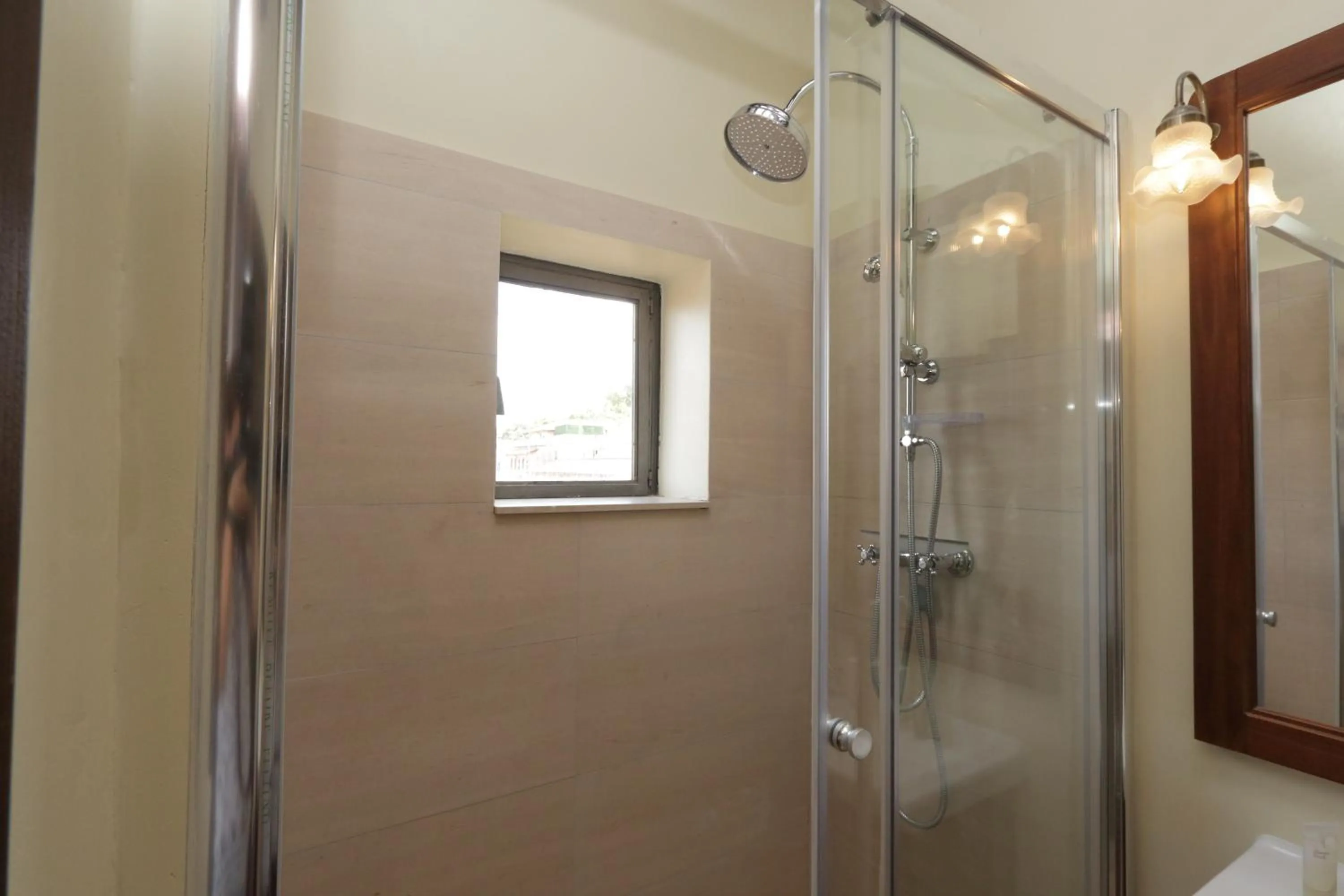 Shower in Garibaldi 2