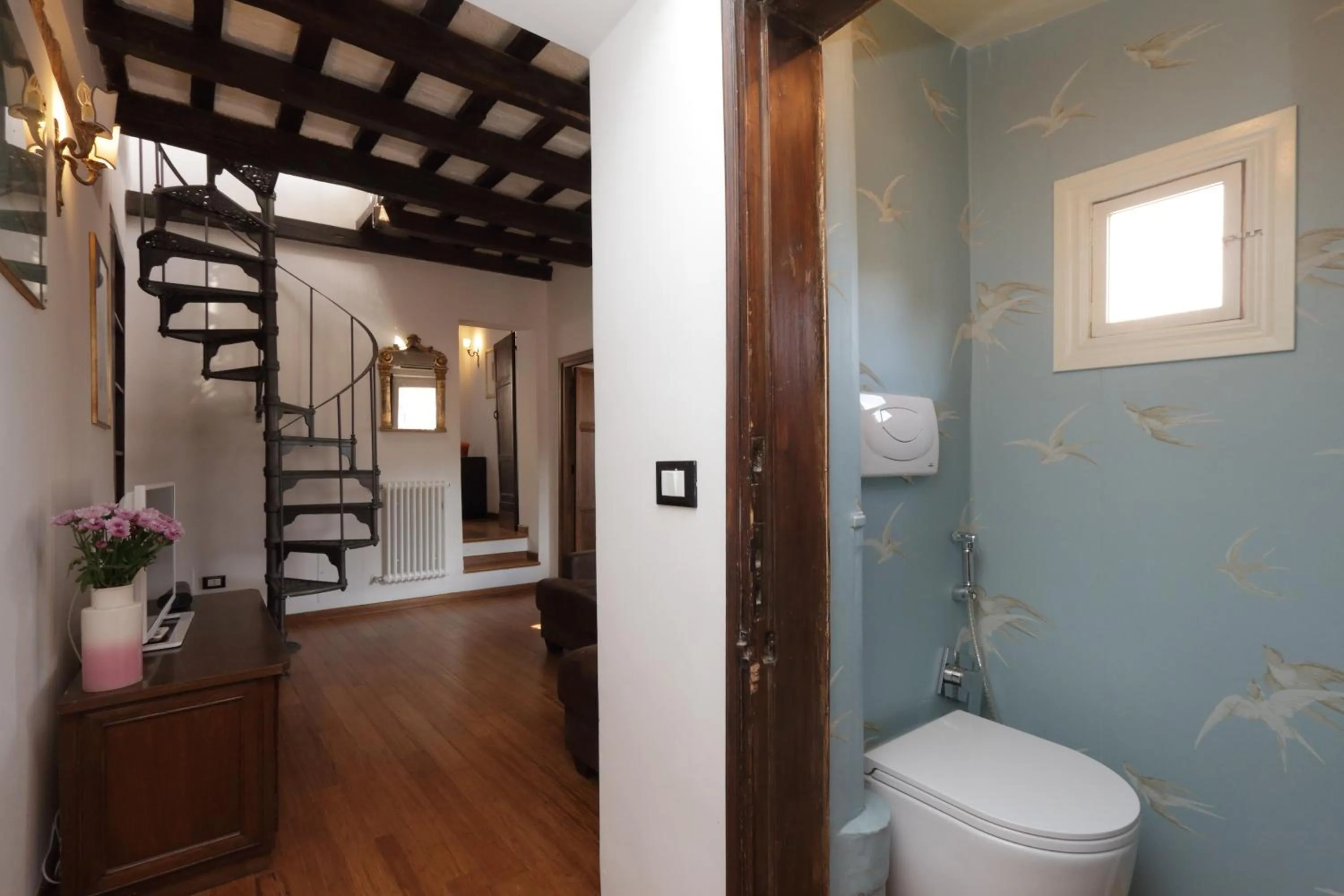 Toilet in Garibaldi 2