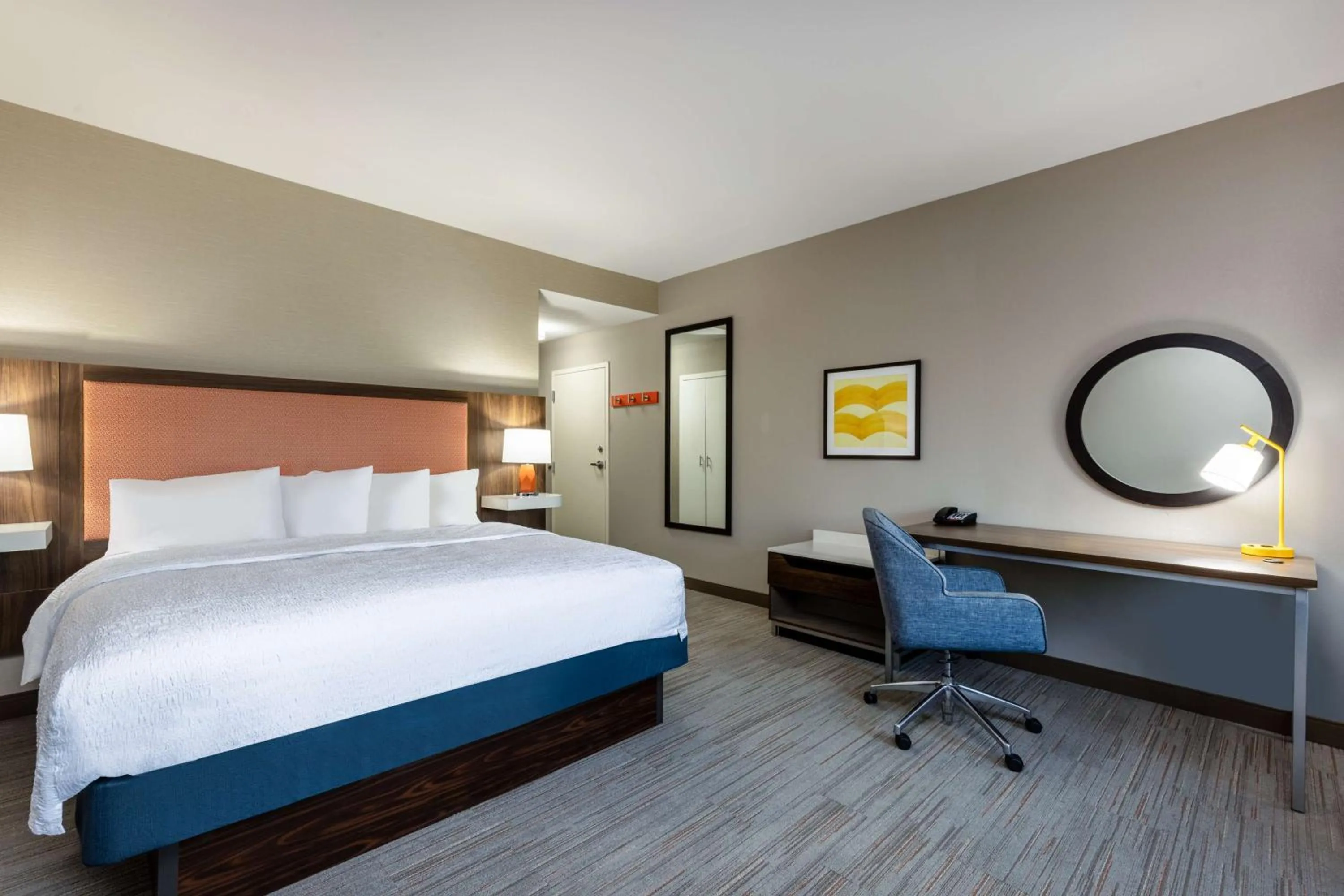 Bed in Hampton Inn & Suites Woodward