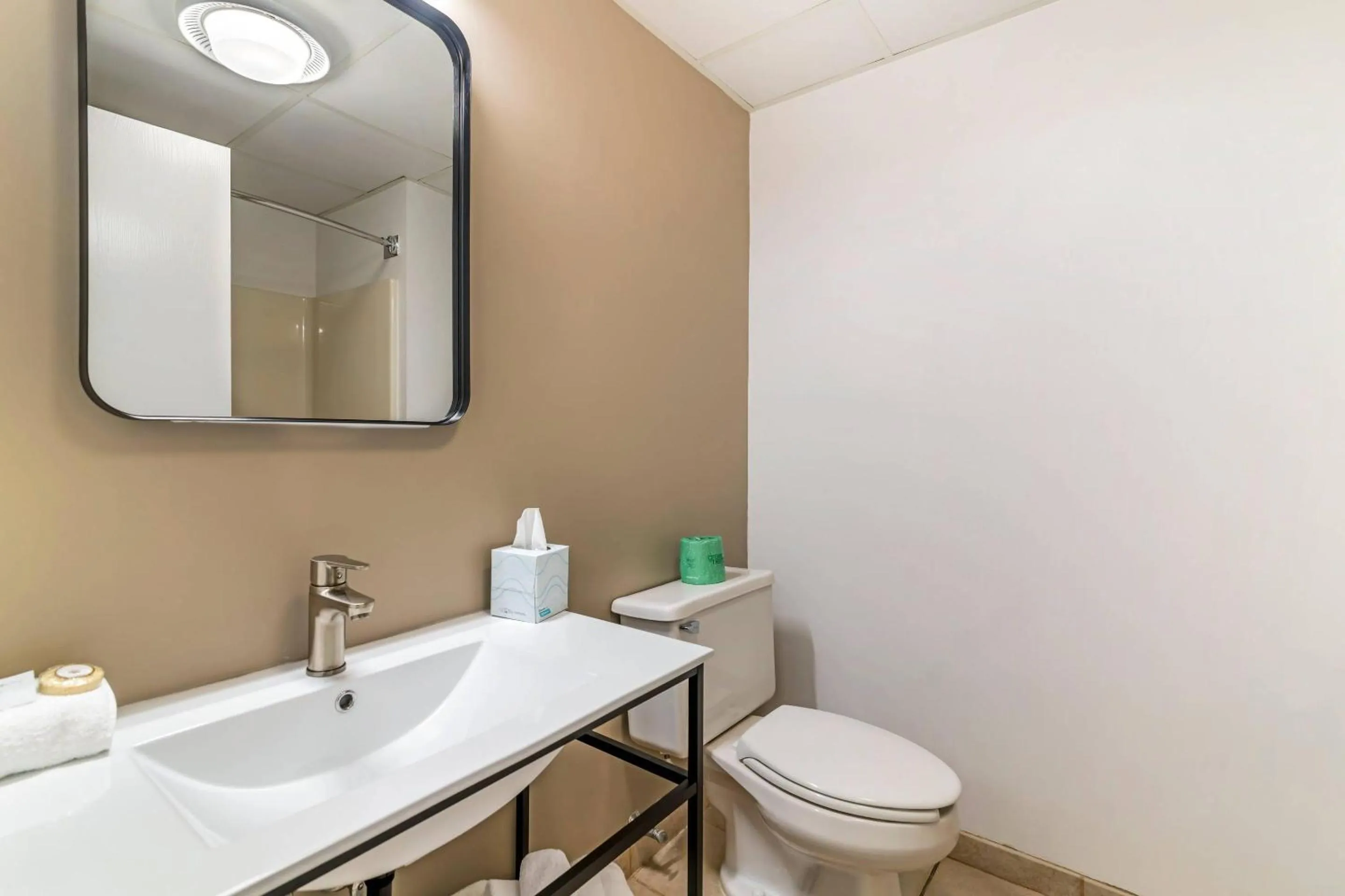 Bedroom in Black Bear Inn, an Ascend Collection Hotel
