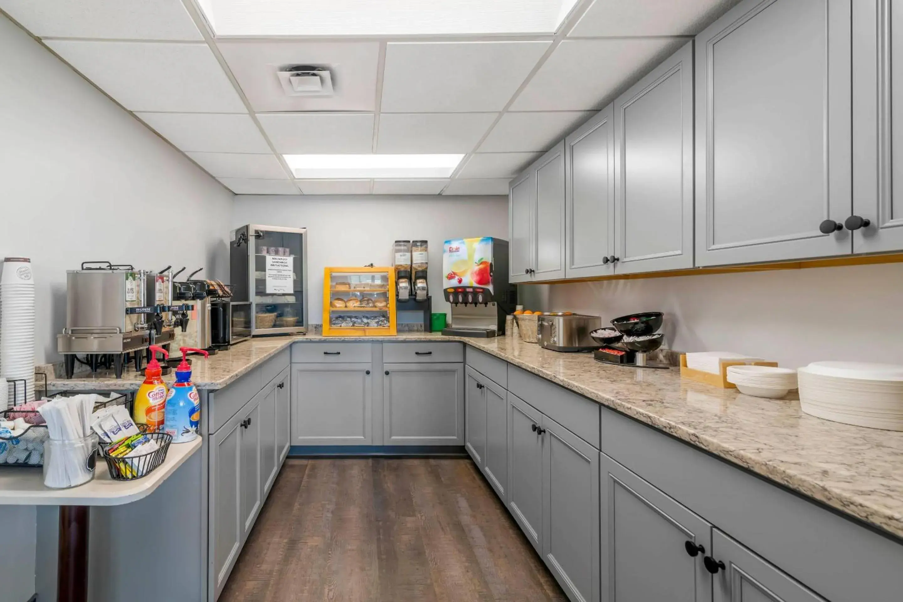 Breakfast in Black Bear Inn, an Ascend Collection Hotel Breakfast in Black Bear Inn, an Ascend Collection Hotel