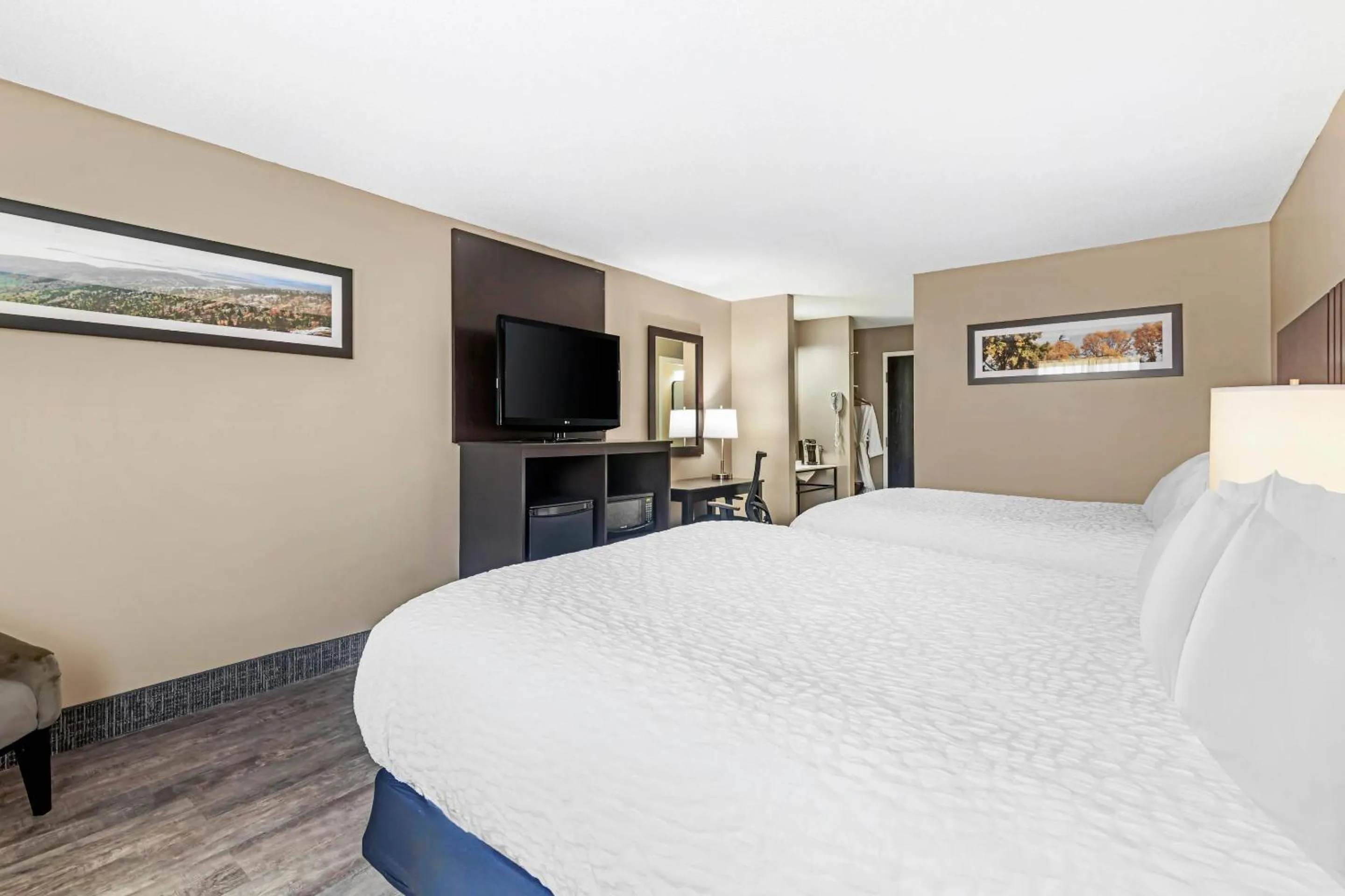 Bedroom, Bed in Black Bear Inn, an Ascend Collection Hotel