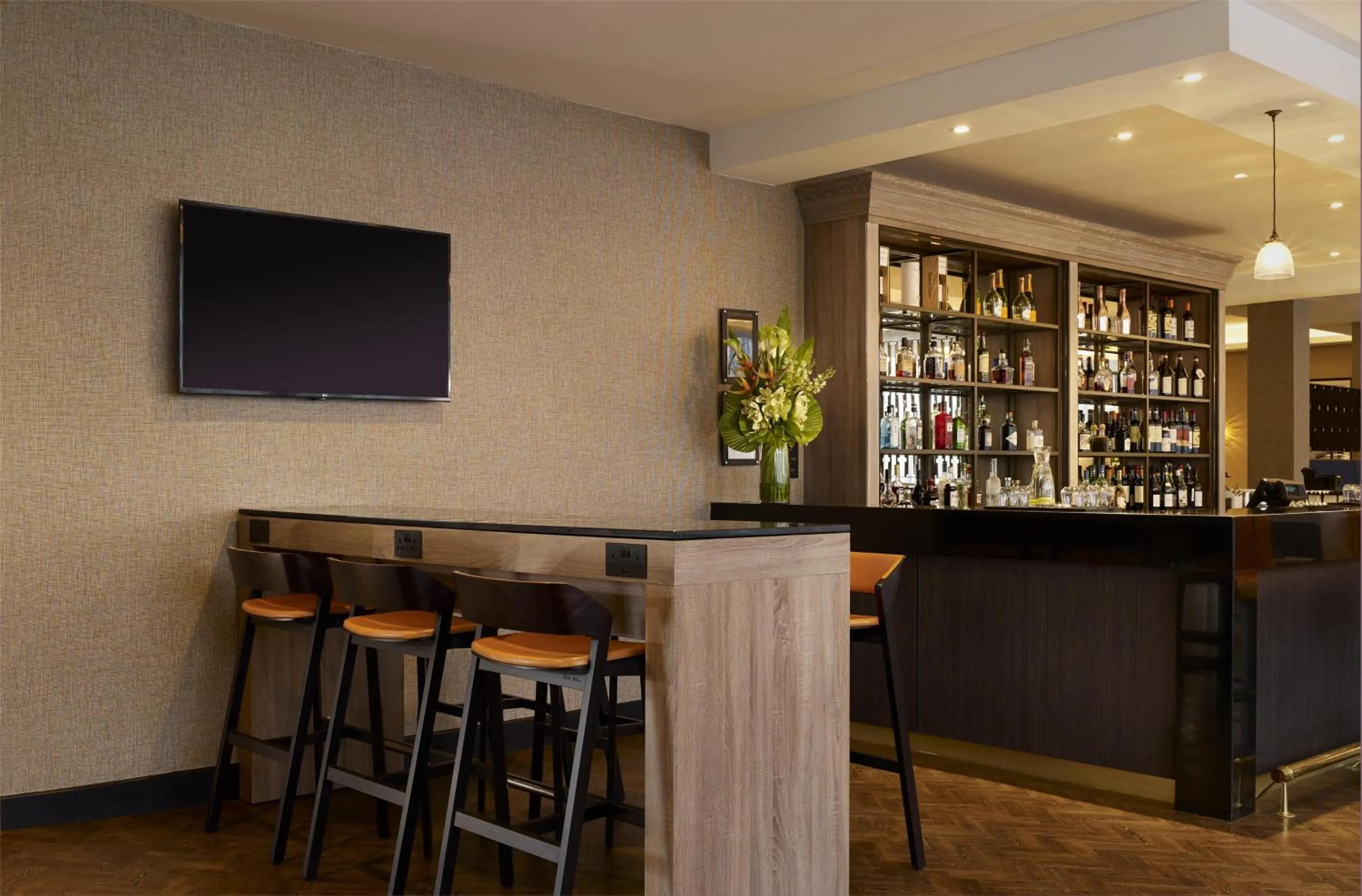 Living room in Doubletree By Hilton Hull