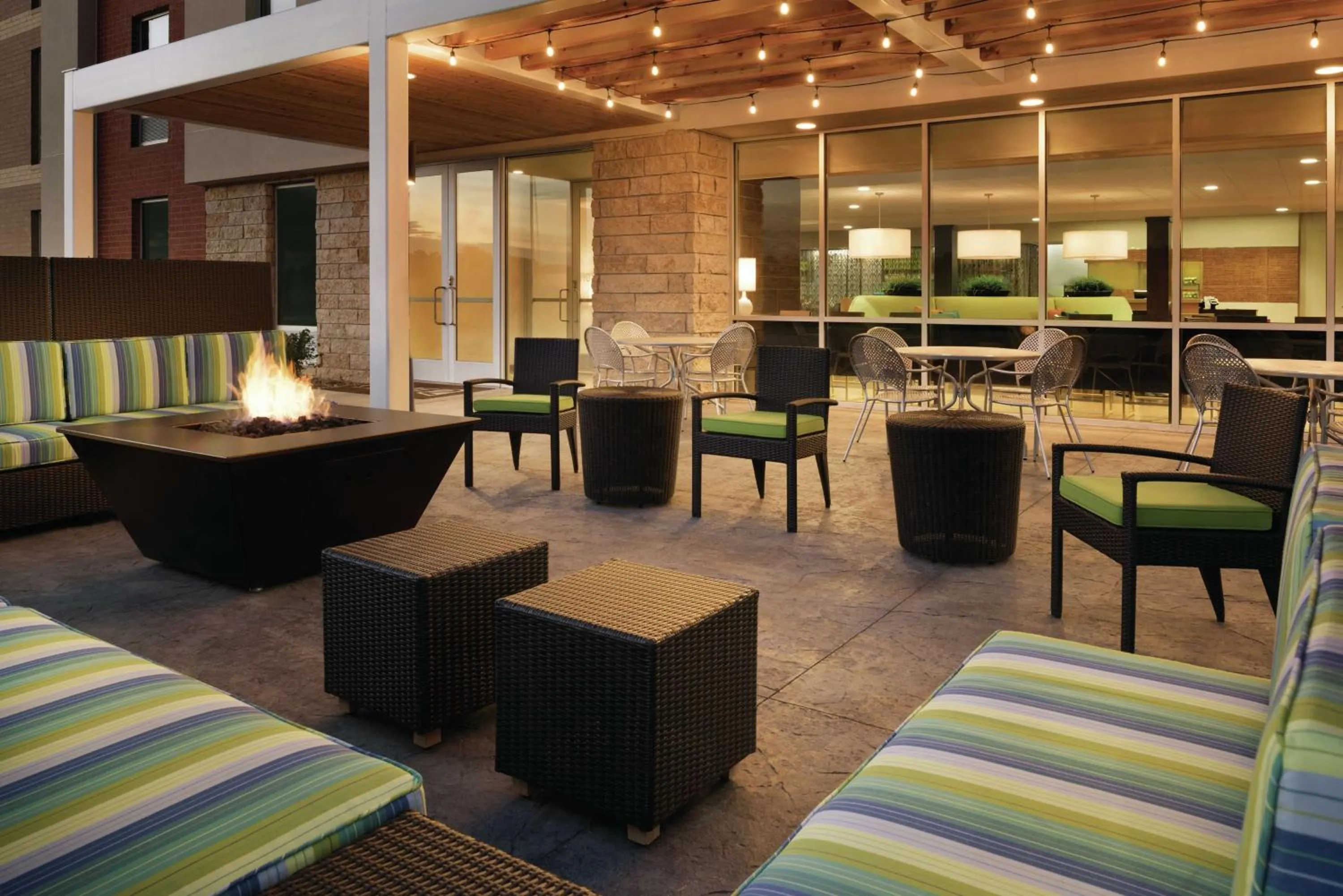 Patio in Home2 Suites By Hilton Iowa City Coralville