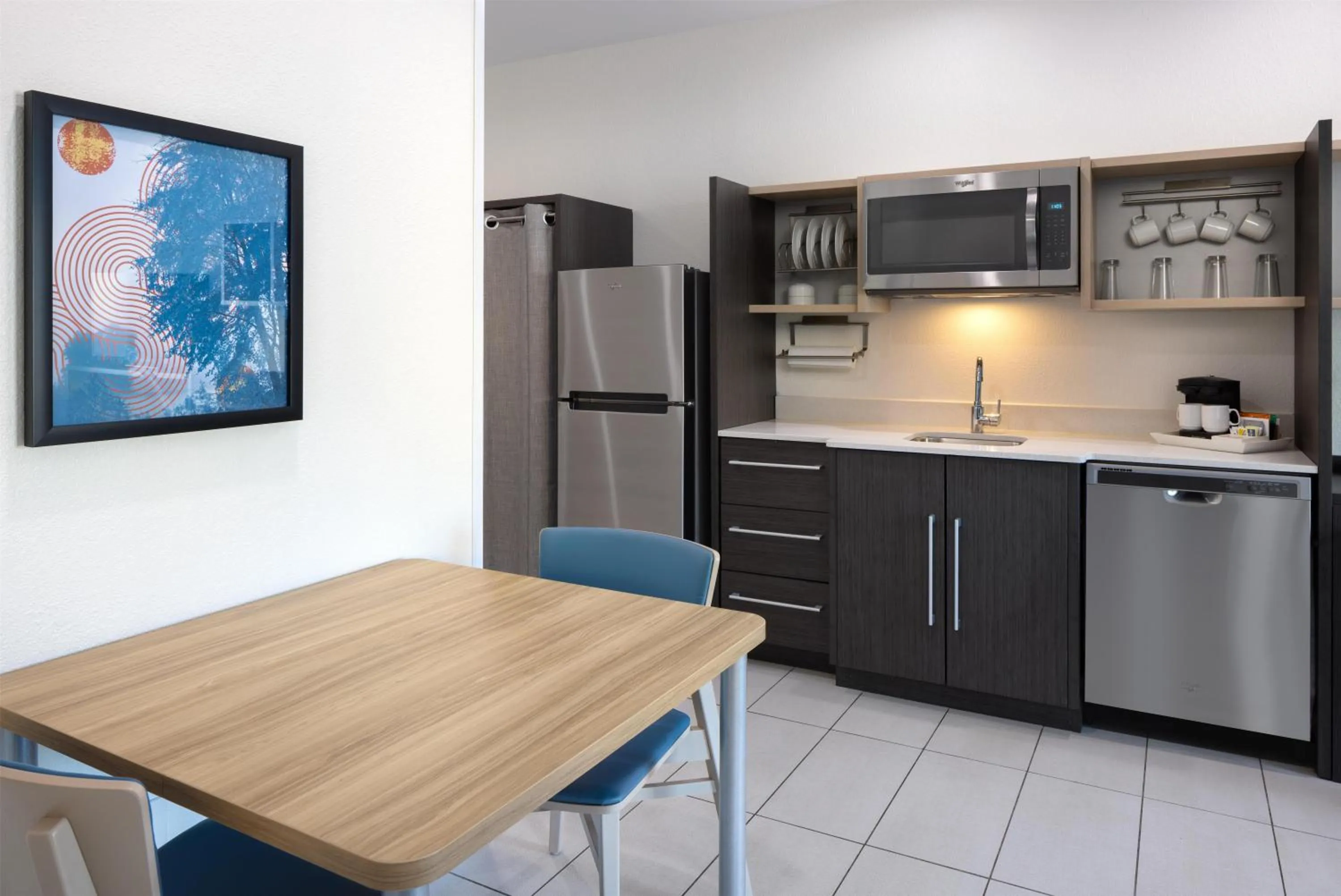 Kitchen or kitchenette in Home 2 Suites By Hilton Jackson