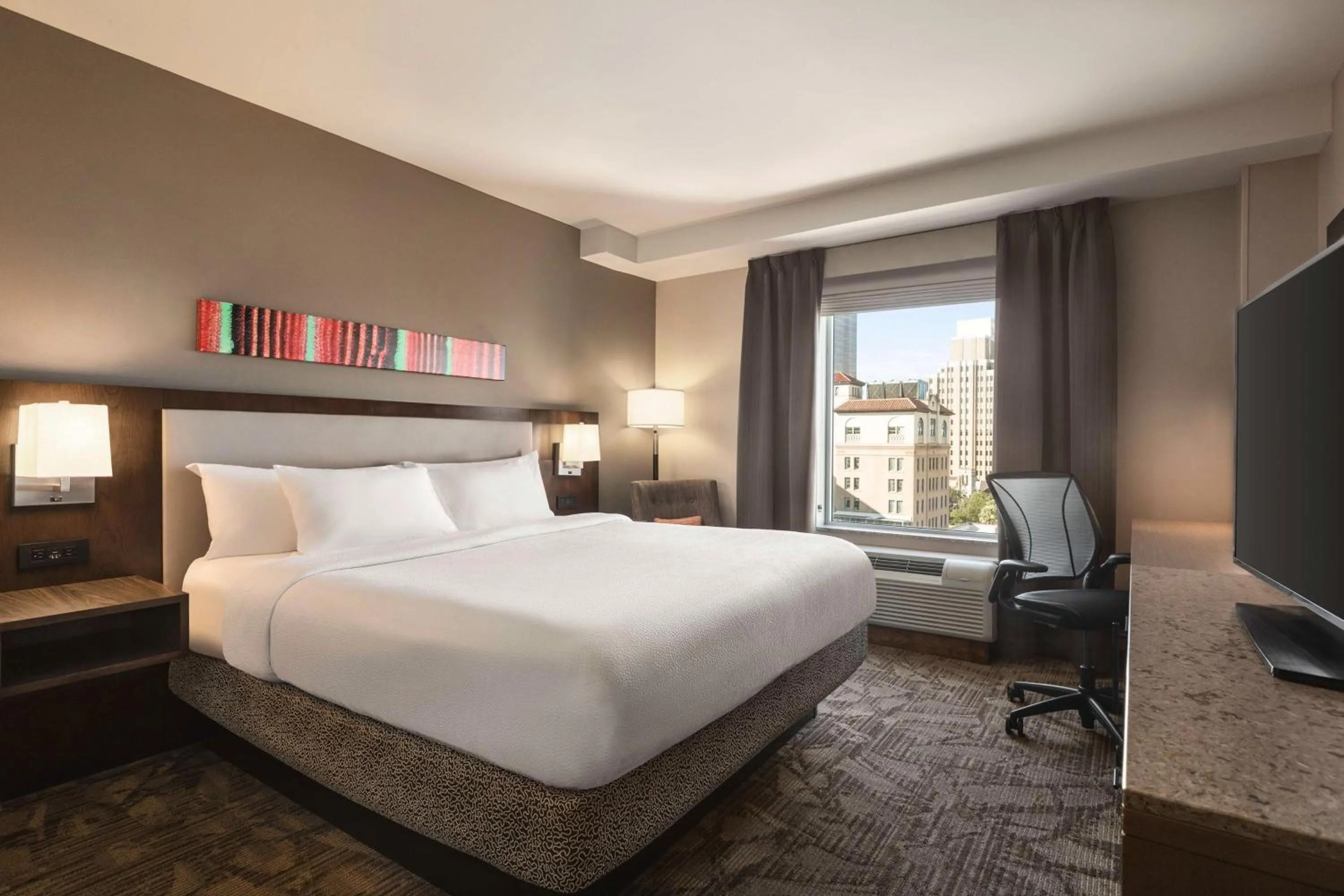 Bedroom, Bed in Hilton Garden Inn San Antonio Downtown Riverwalk