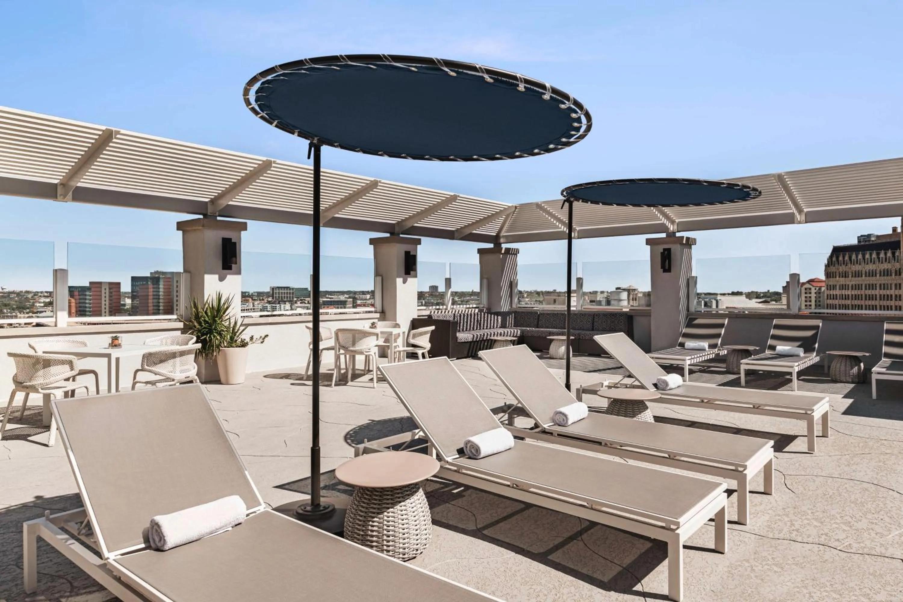 Pool view in Hilton Garden Inn San Antonio Downtown Riverwalk