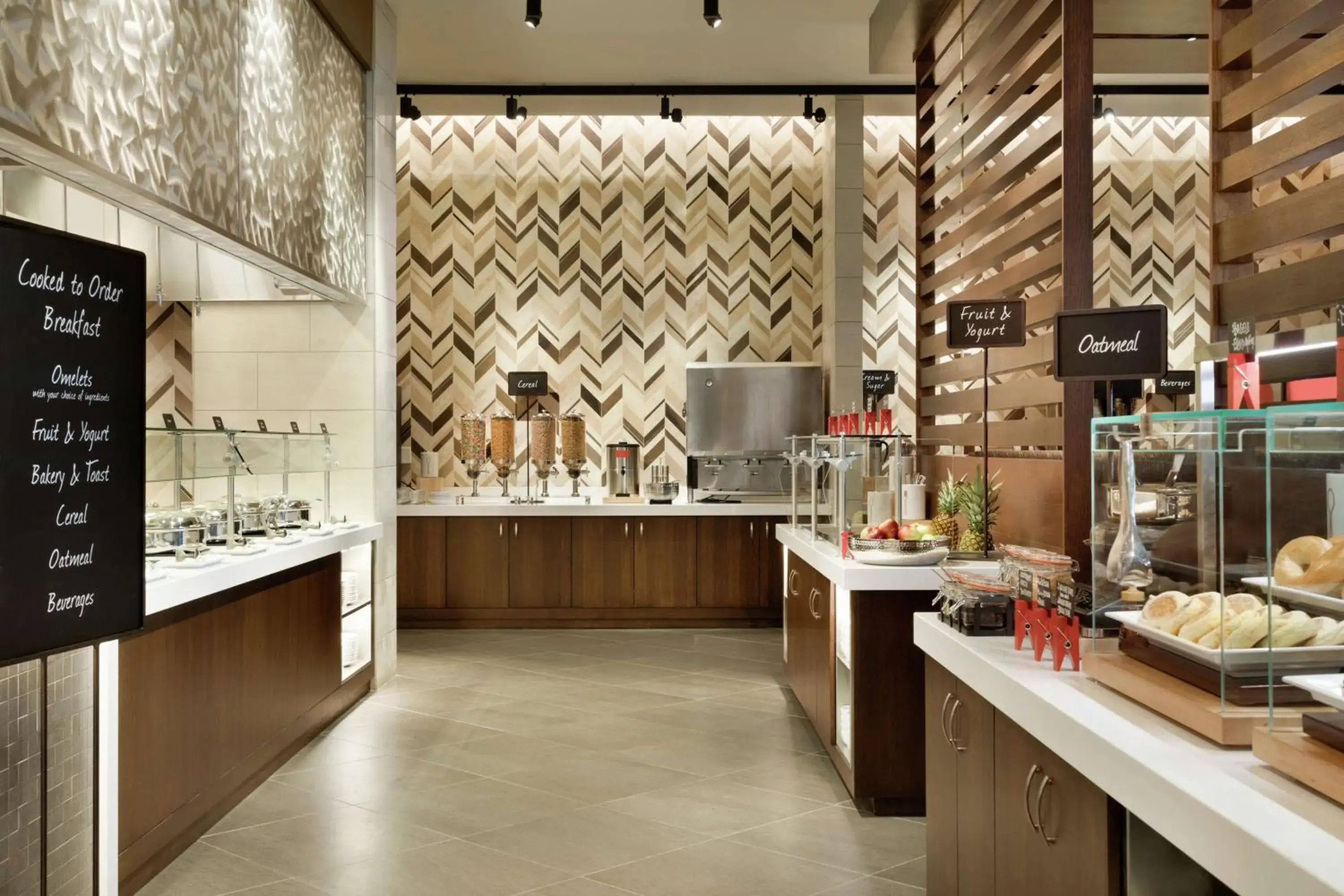 Breakfast in Embassy Suites By Hilton Syracuse Destiny USA Breakfast in Embassy Suites By Hilton Syracuse Destiny USA