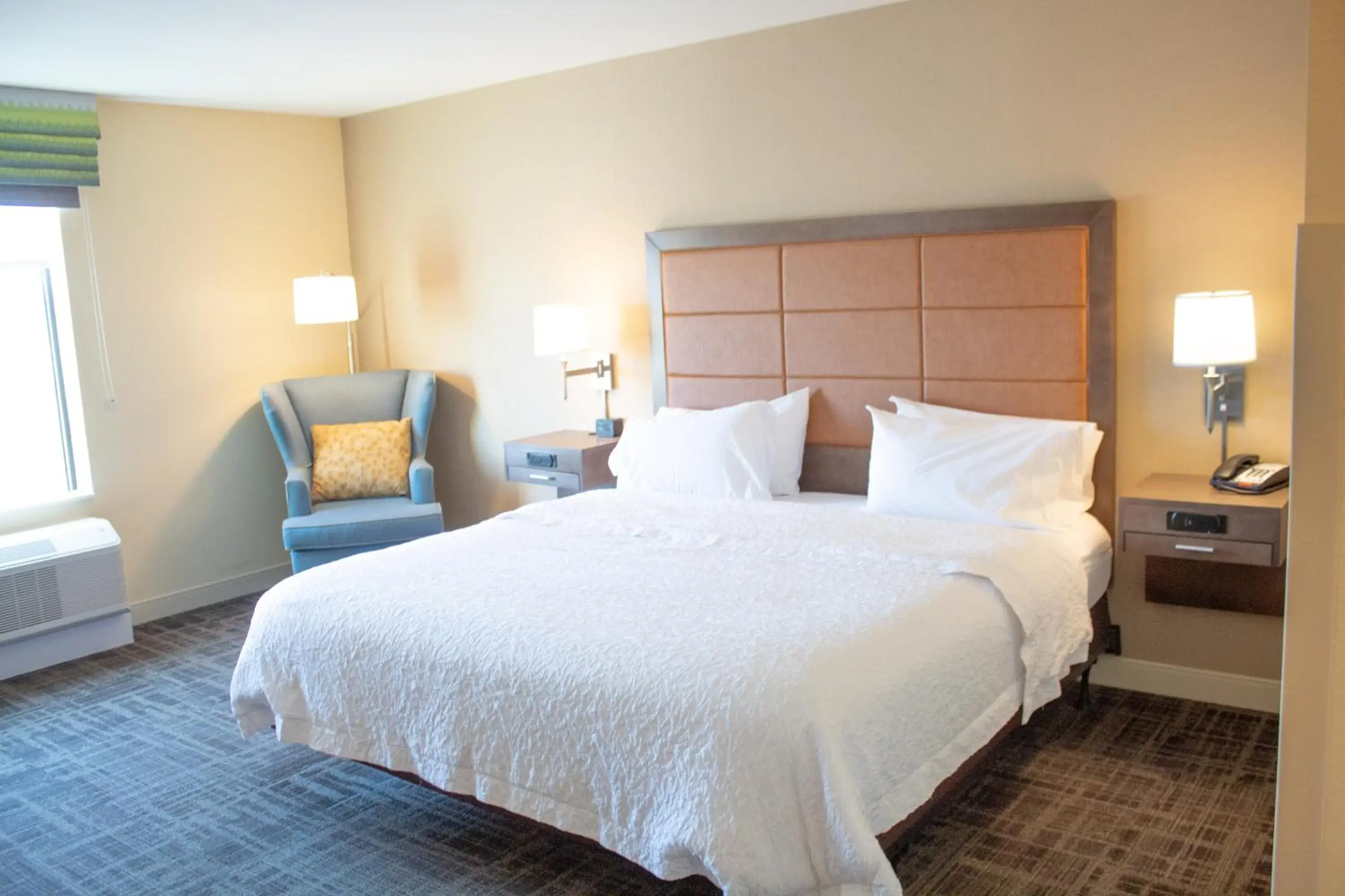 Bed in Hampton Inn & Suites Big Rapids, Mi Bed in Hampton Inn & Suites Big Rapids, Mi