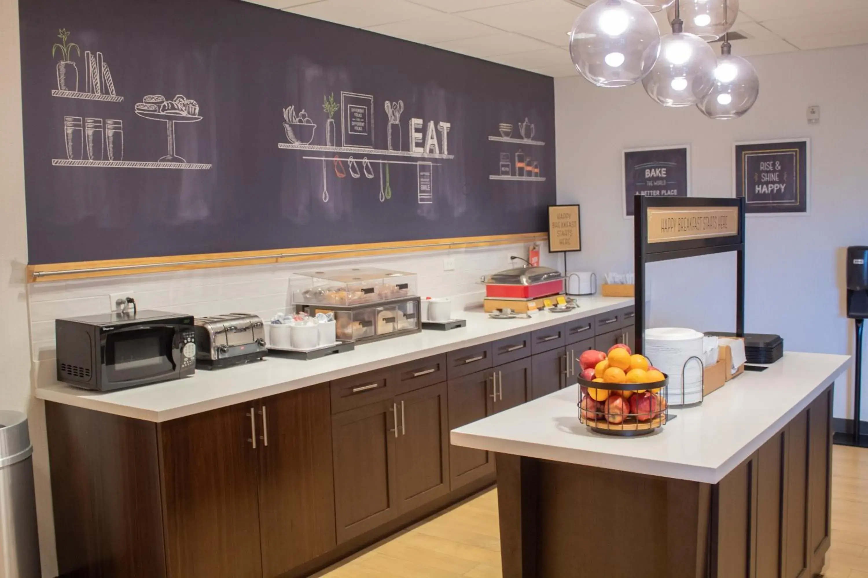 Breakfast in Hampton Inn & Suites Big Rapids, Mi Breakfast in Hampton Inn & Suites Big Rapids, Mi