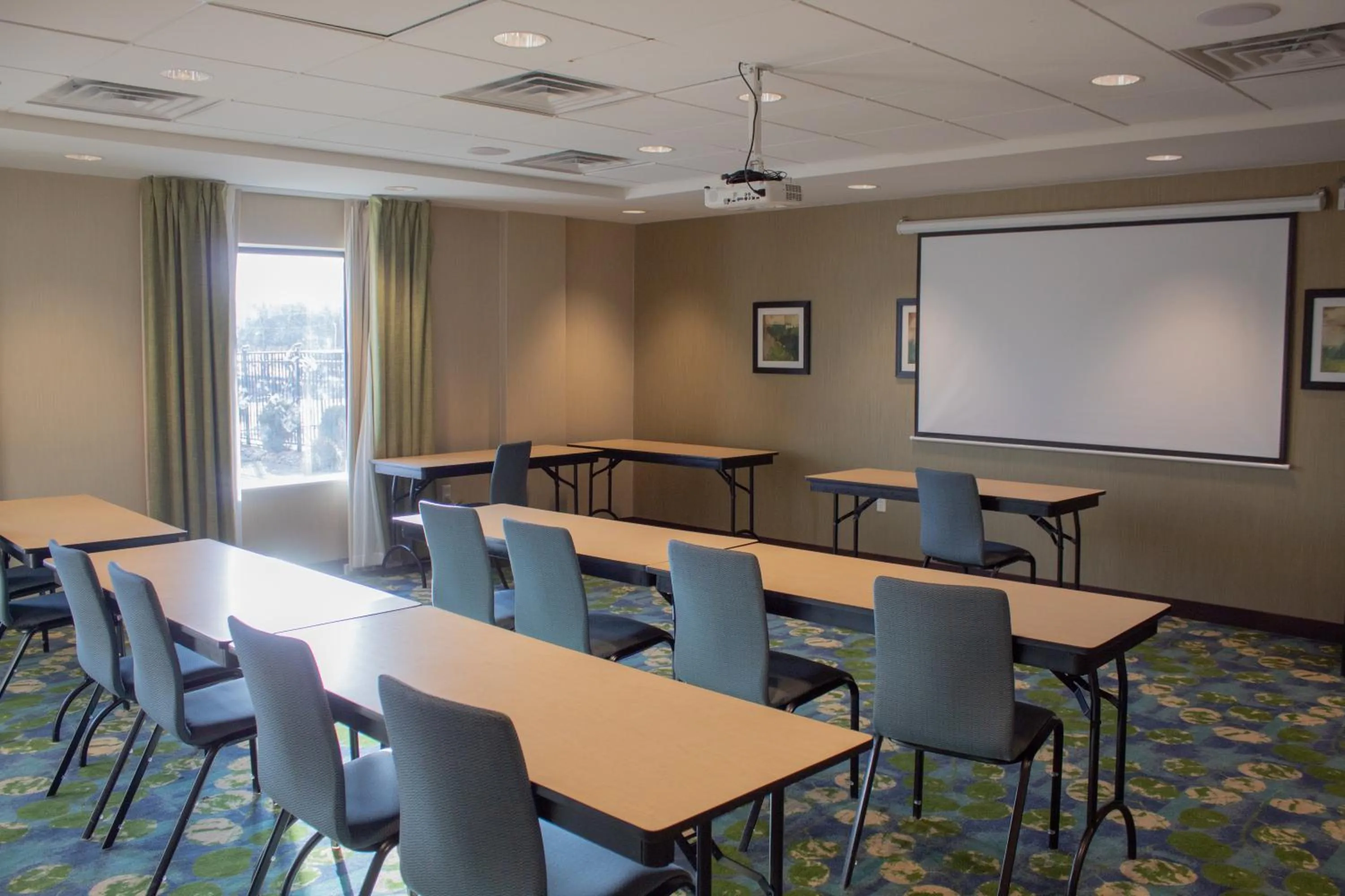 Meeting/conference room in Hampton Inn & Suites Big Rapids, Mi