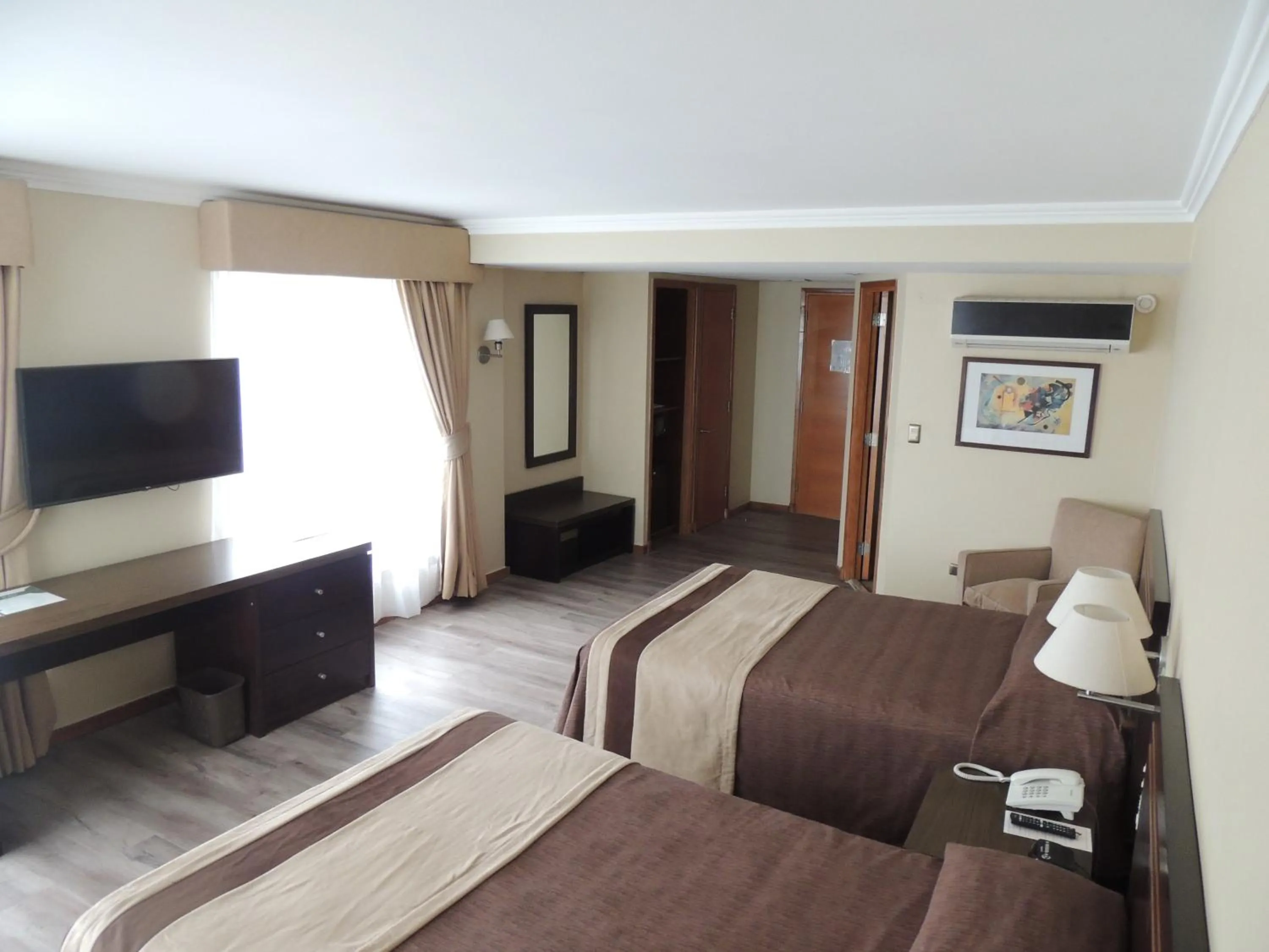 Bedroom, Bed in Hotel Diego de Almagro Valparaíso