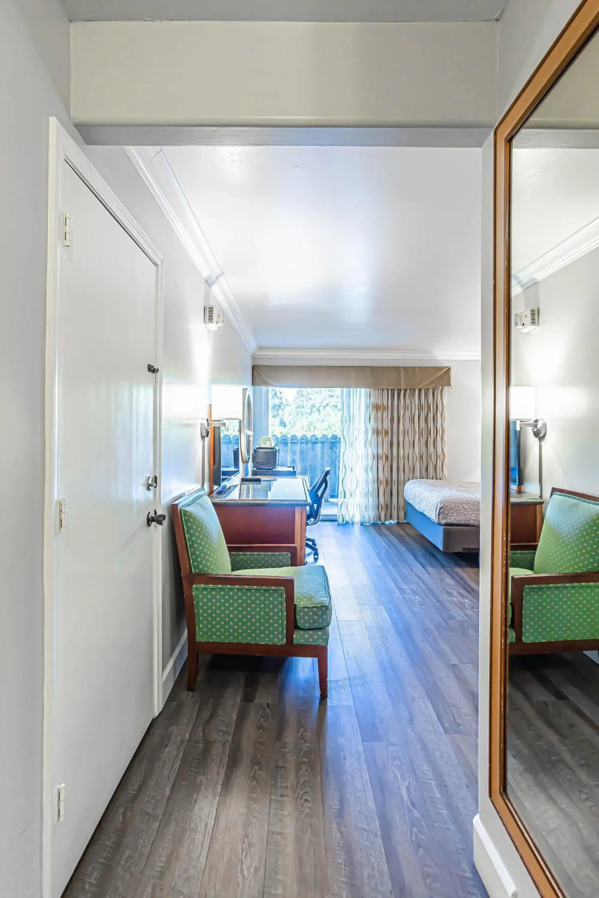 Bed in Aloha Inn Bed in Aloha Inn