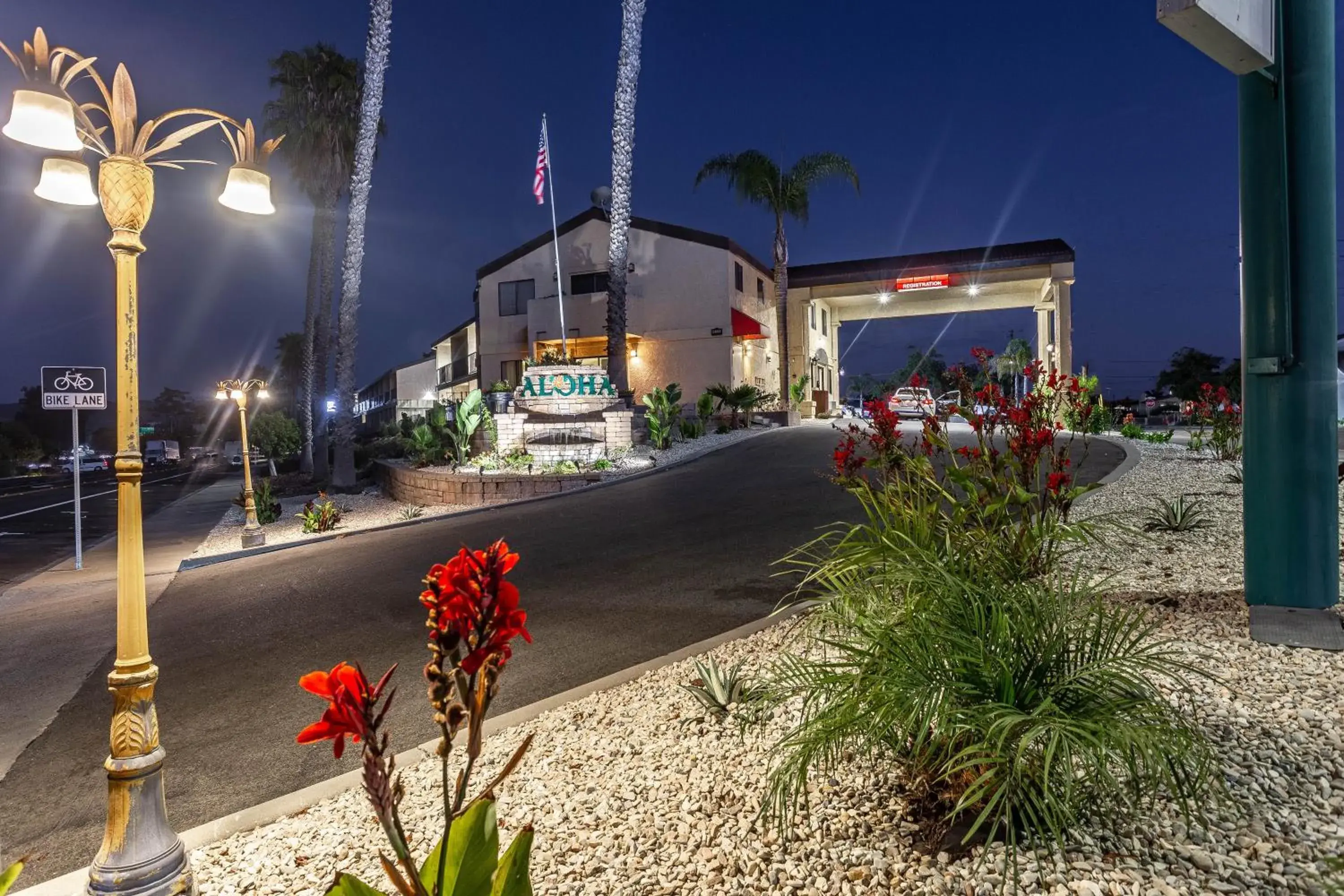 Property building in Aloha Inn Property building in Aloha Inn