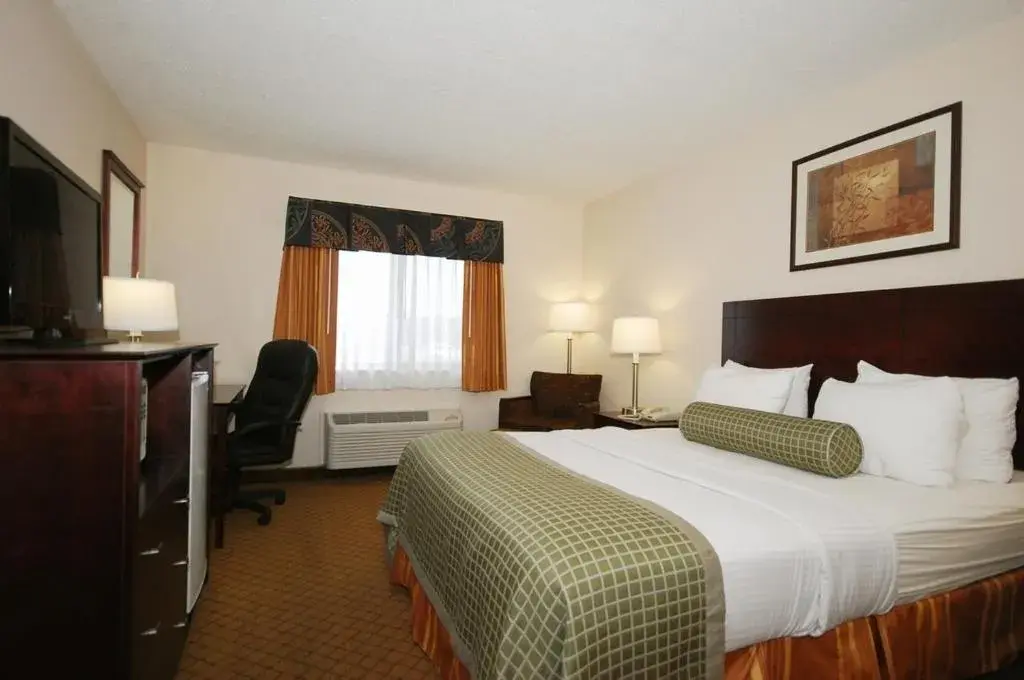 Bedroom, Bed in Baymont by Wyndham Delaware Bedroom, Bed in Baymont by Wyndham Delaware