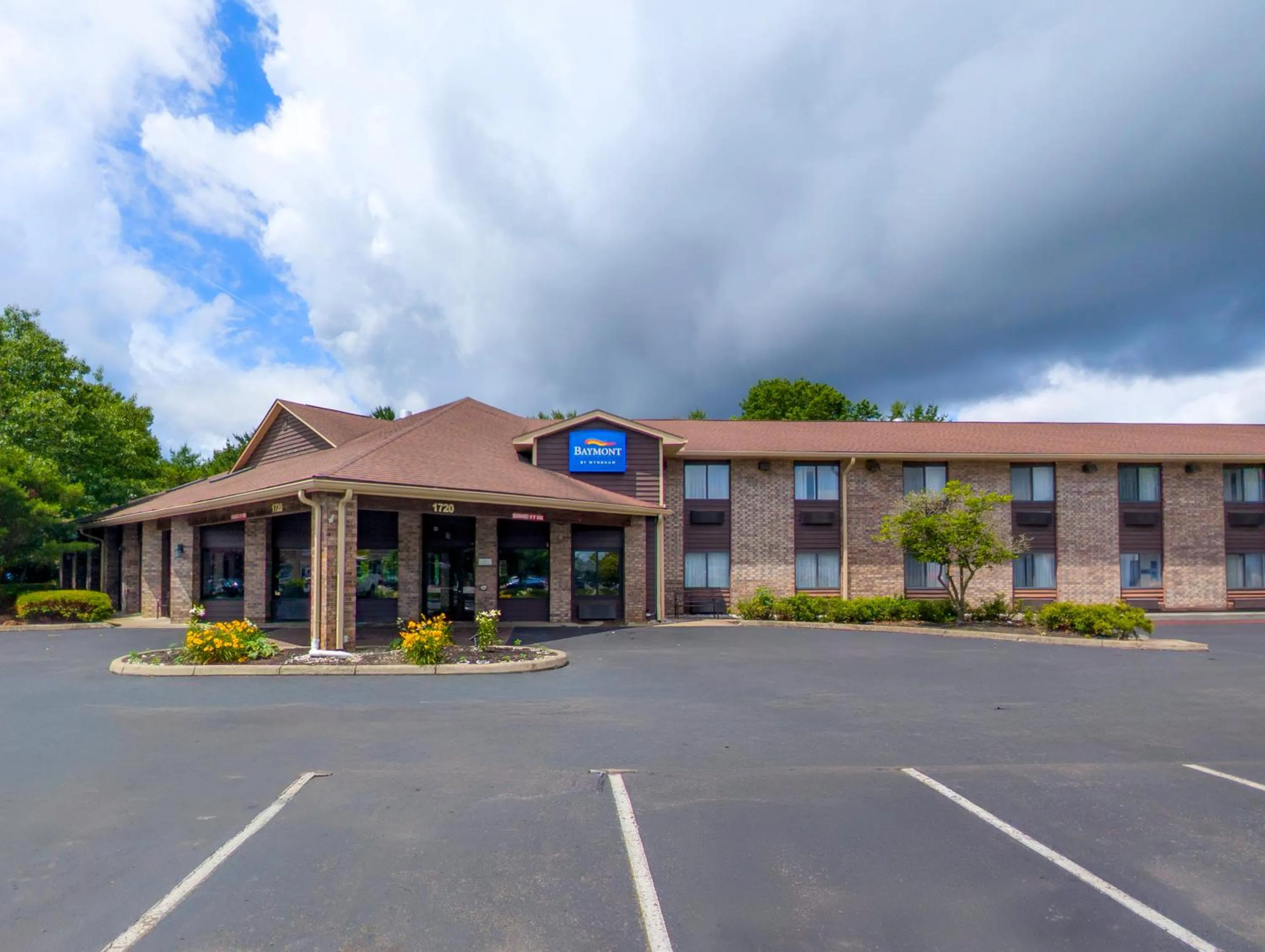 Property building in Baymont by Wyndham Delaware