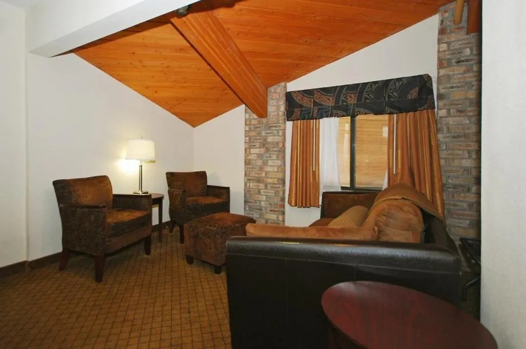 Seating area in Baymont by Wyndham Delaware