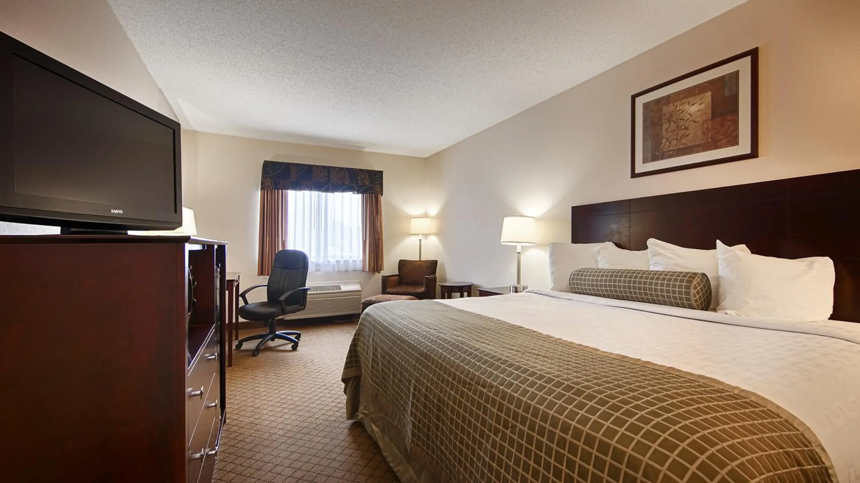 Deluxe King Studio Suite with Pool View - Non-Smoking in Baymont by Wyndham Delaware Deluxe King Studio Suite with Pool View - Non-Smoking in Baymont by Wyndham Delaware