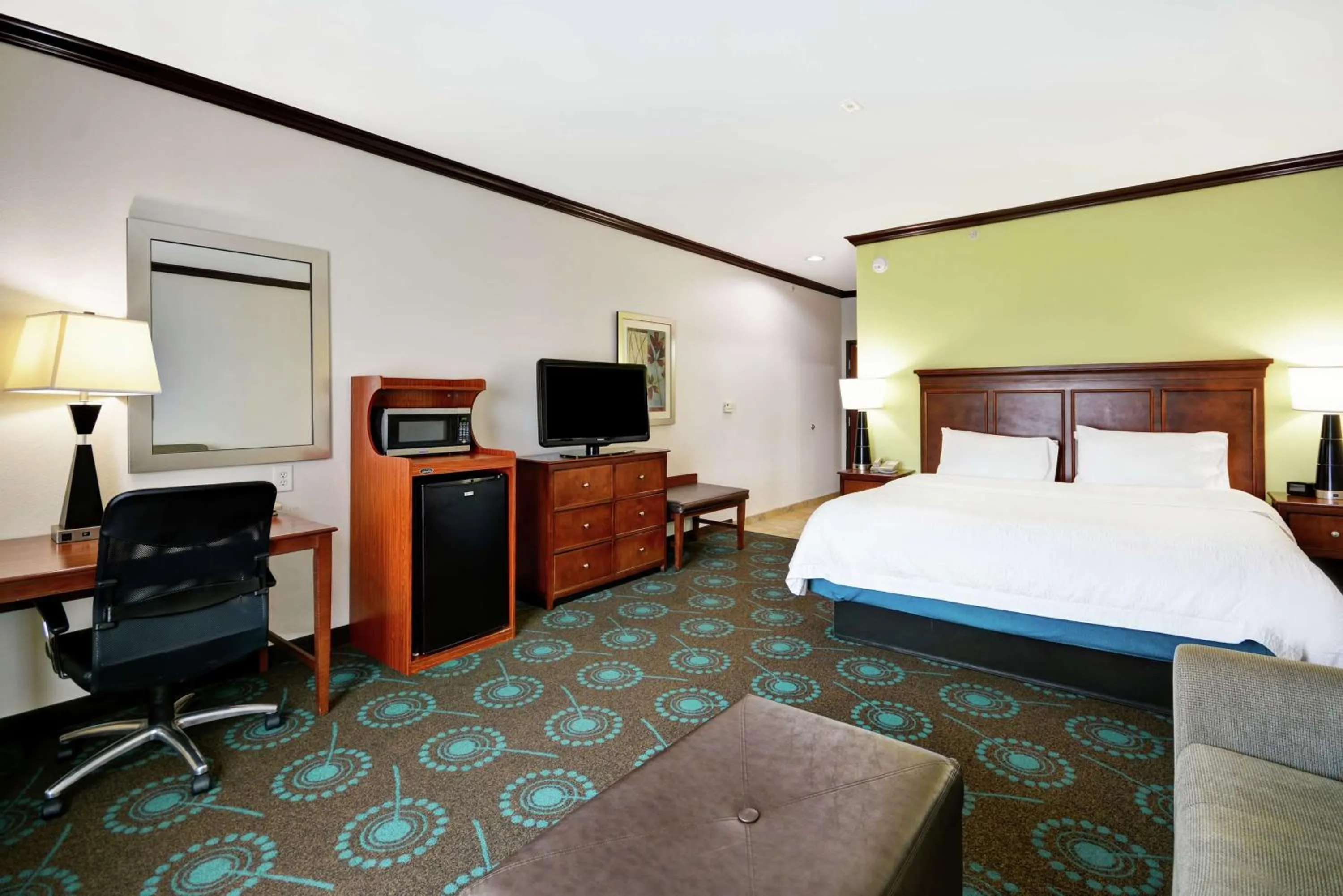 Bedroom, Bed in Hampton Inn & Suites San Antonio/Northeast I-35