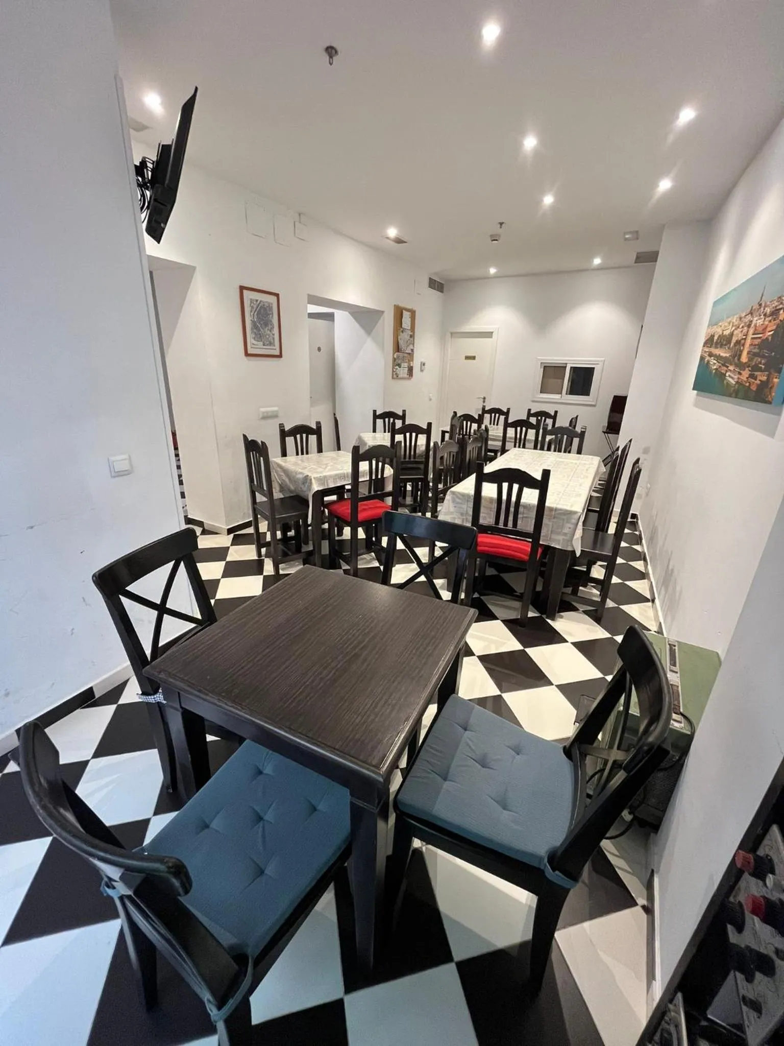 Restaurant/places to eat in Hostel A2C