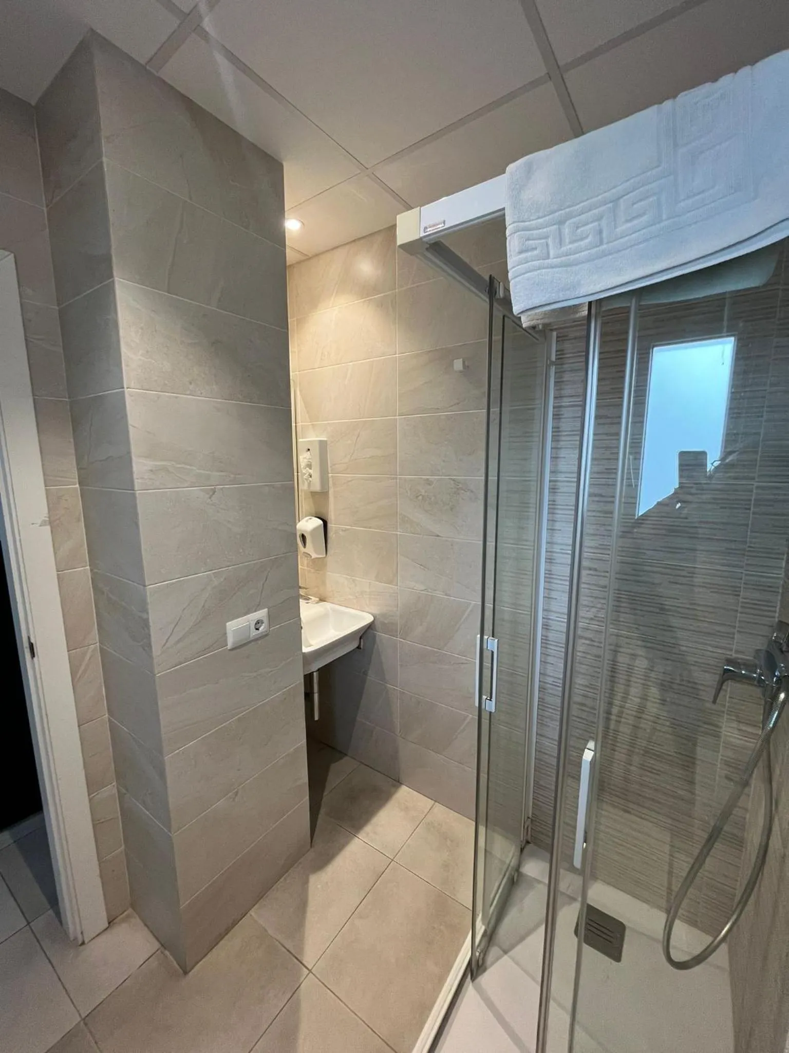 Shower in Hostel A2C