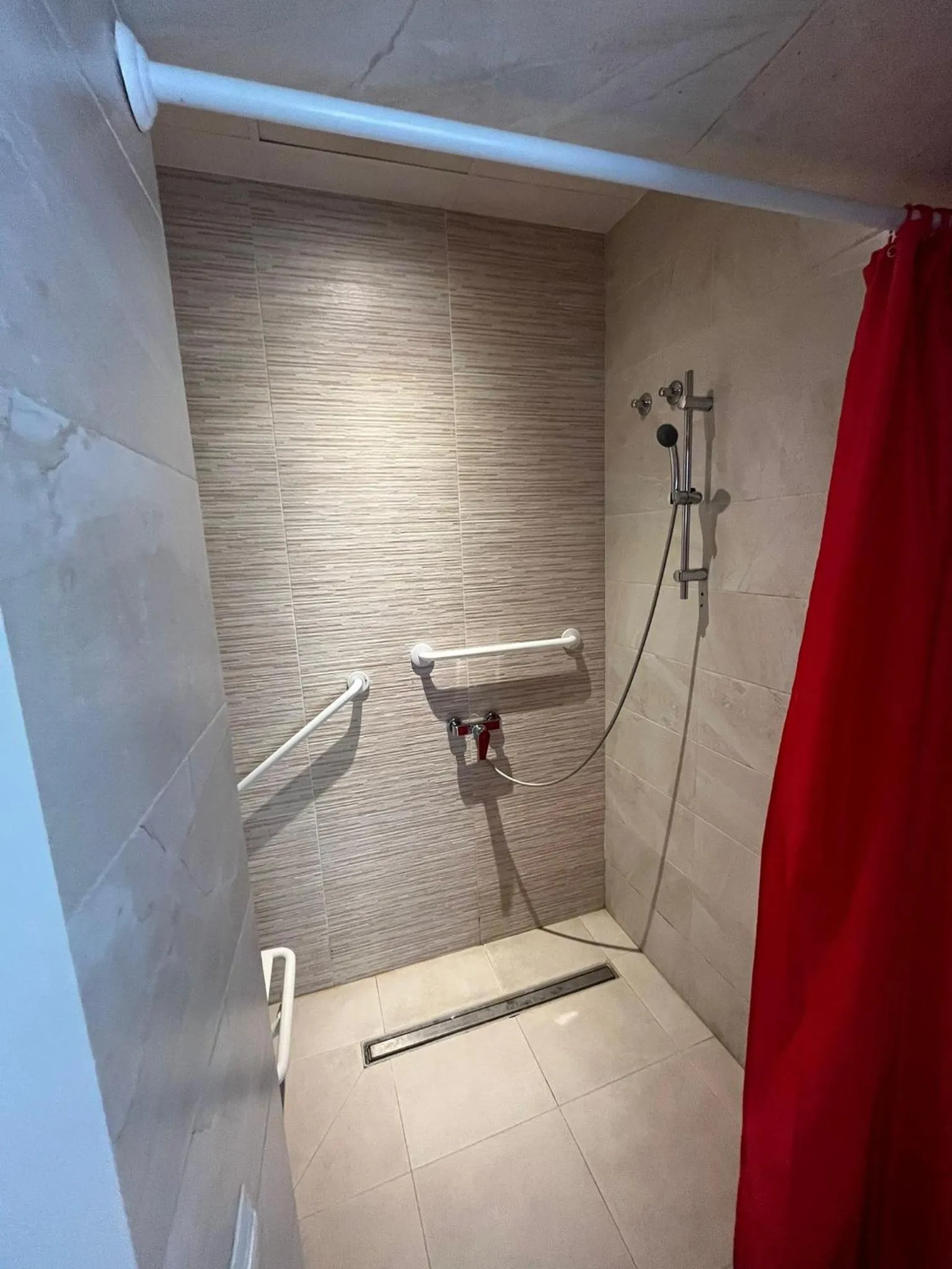 Shower in Hostel A2C