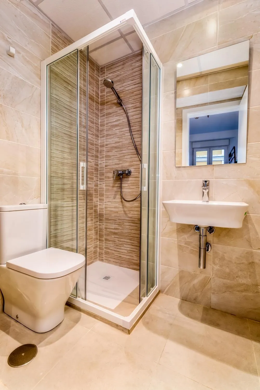 Shower in Hostel A2C