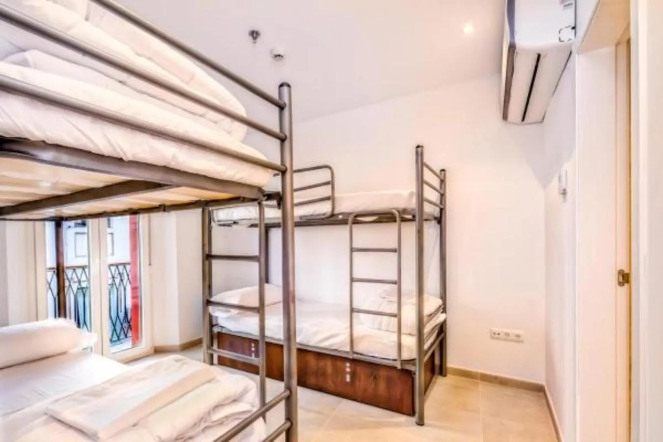 Bedroom, Bed in Hostel A2C