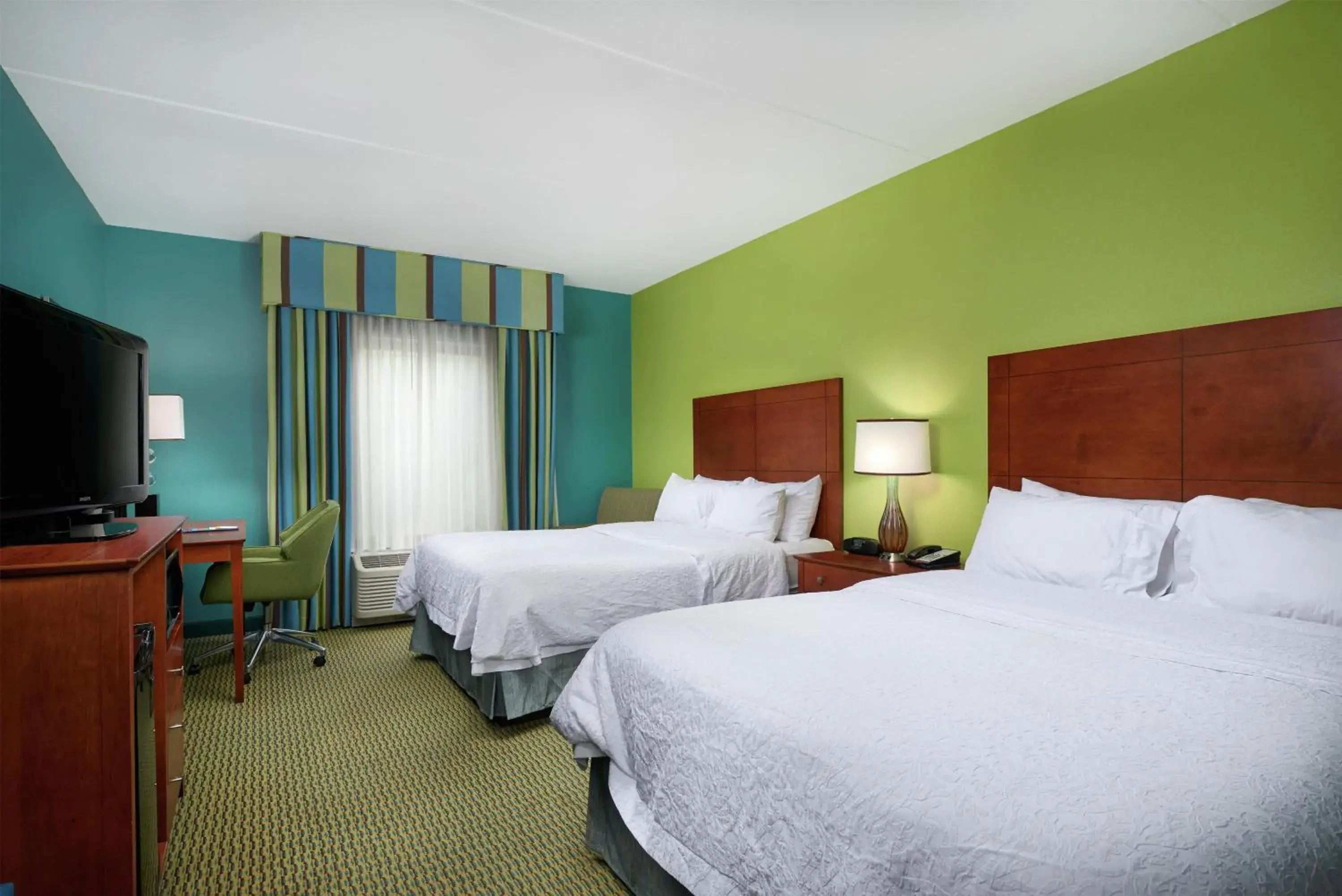 Bedroom, Bed in Hampton Inn Bermuda Run / Advance Bedroom, Bed in Hampton Inn Bermuda Run / Advance
