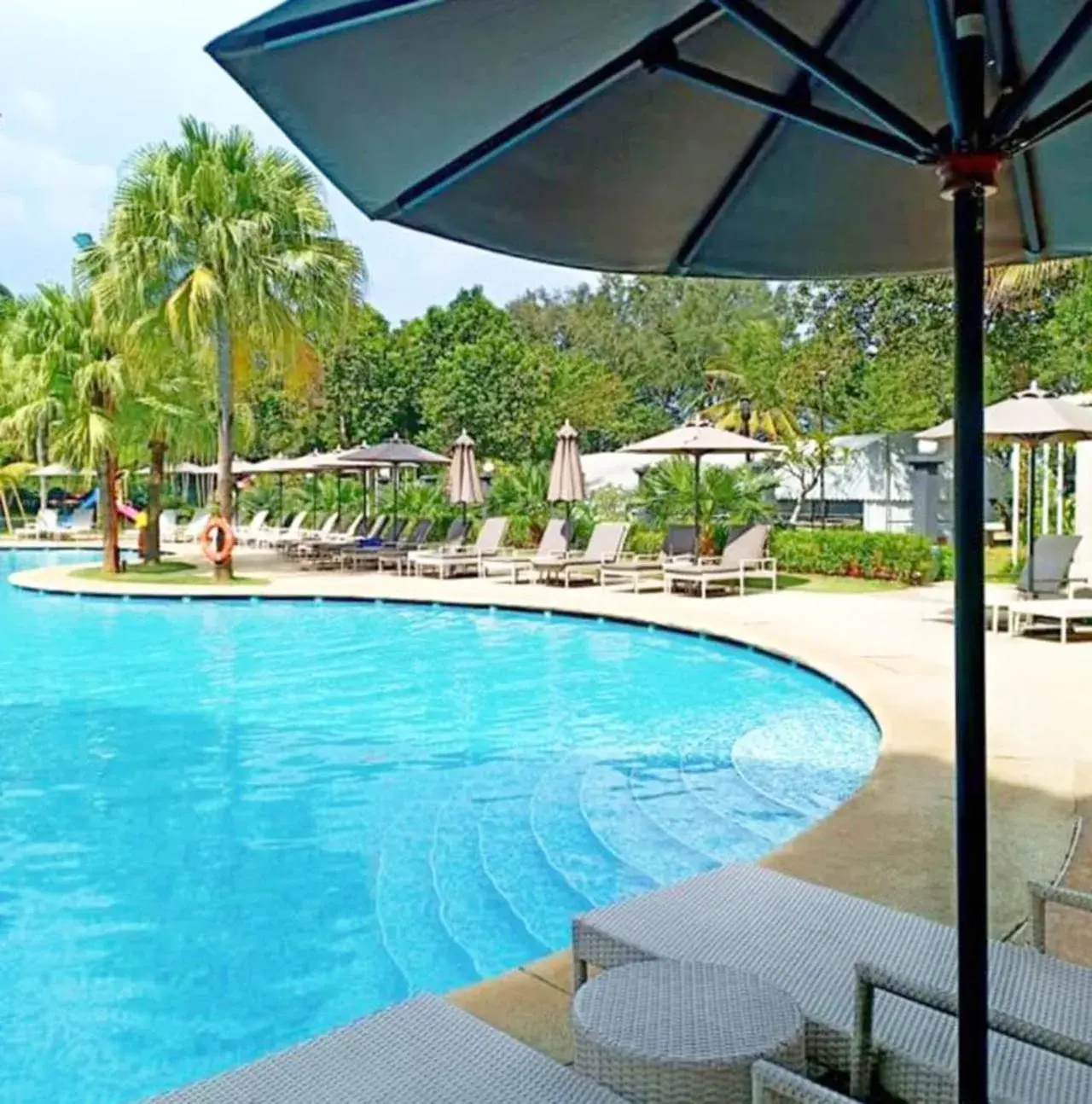 Swimming pool in Swiss-Garden Beach Resort, Kuantan Swimming pool in Swiss-Garden Beach Resort, Kuantan