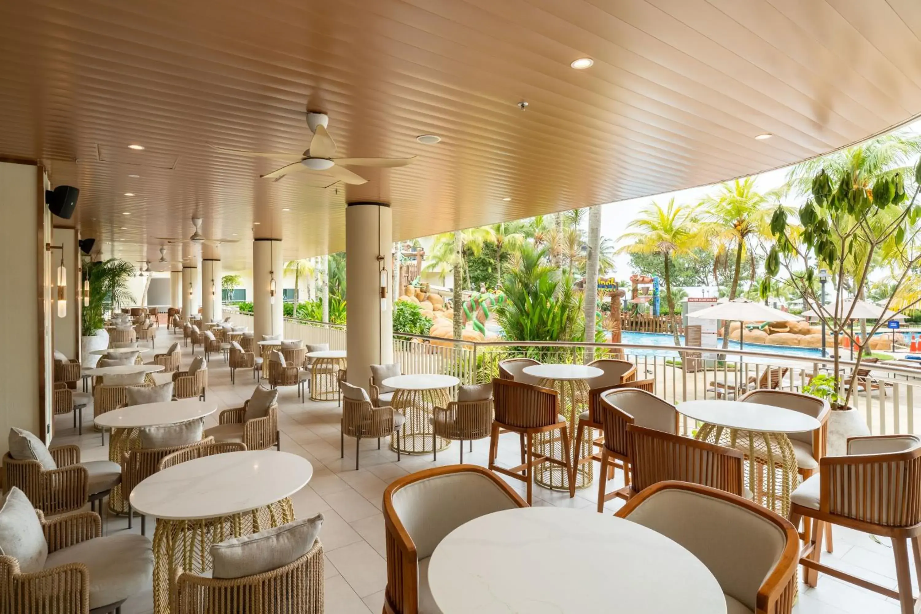 Restaurant/places to eat in Swiss-Grand Beach Resort Kuantan Restaurant/places to eat in Swiss-Grand Beach Resort Kuantan