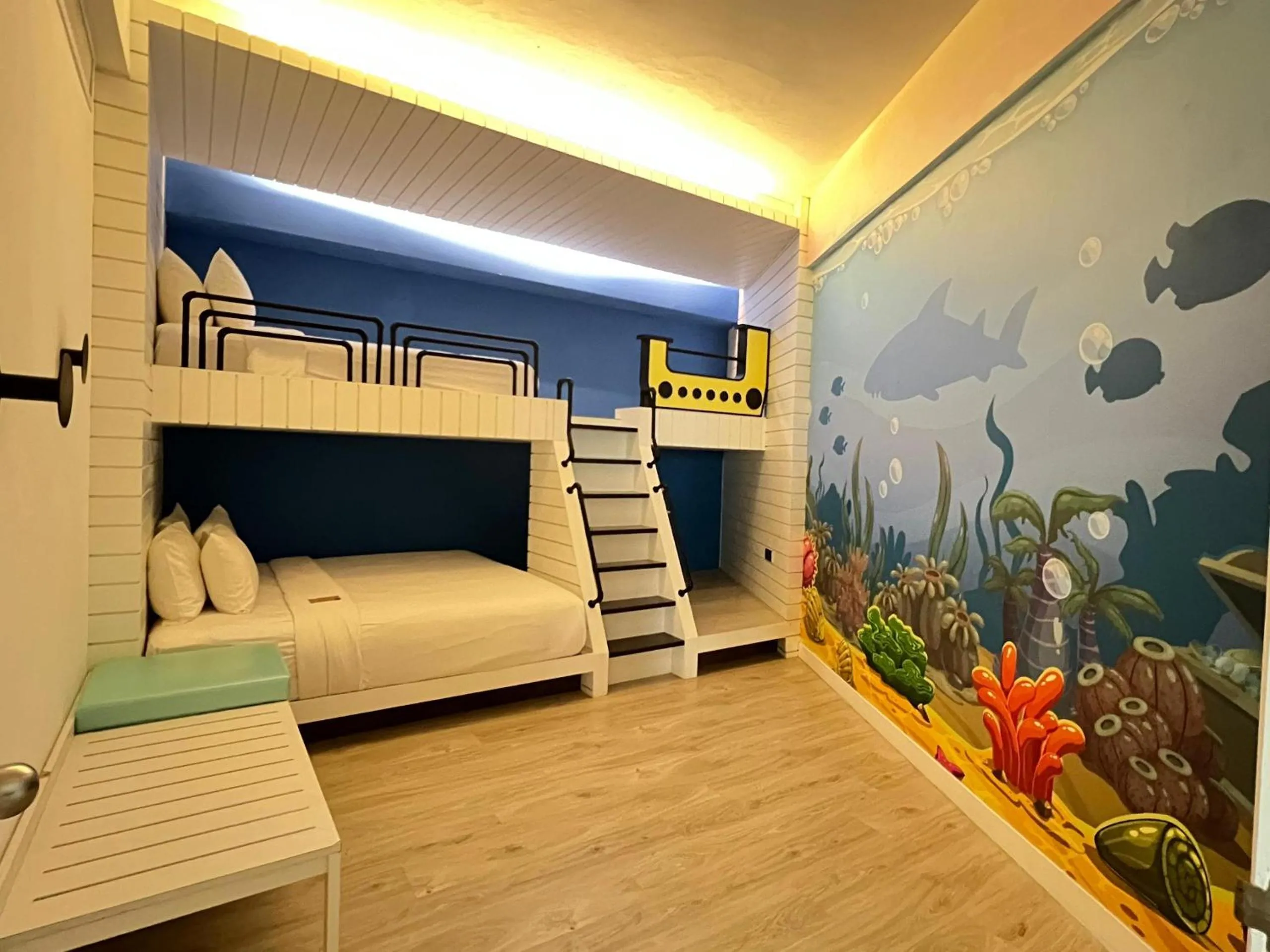 Bedroom, Bed in Swiss-Grand Beach Resort Kuantan