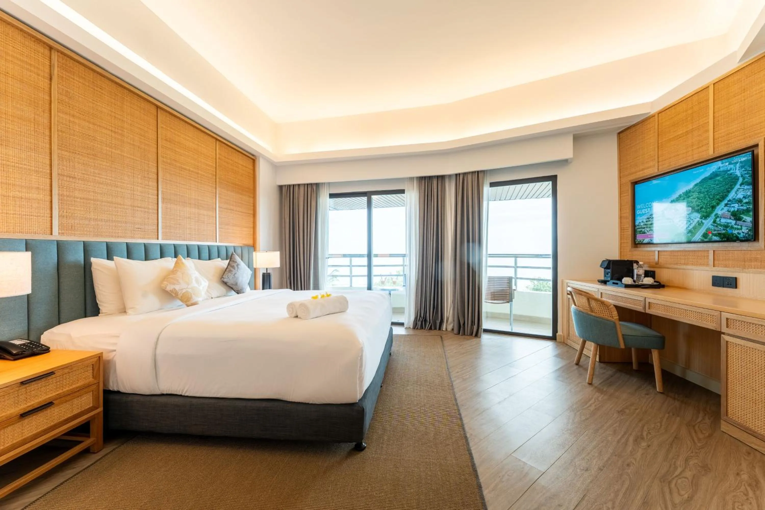 Bed in Swiss-Grand Beach Resort Kuantan