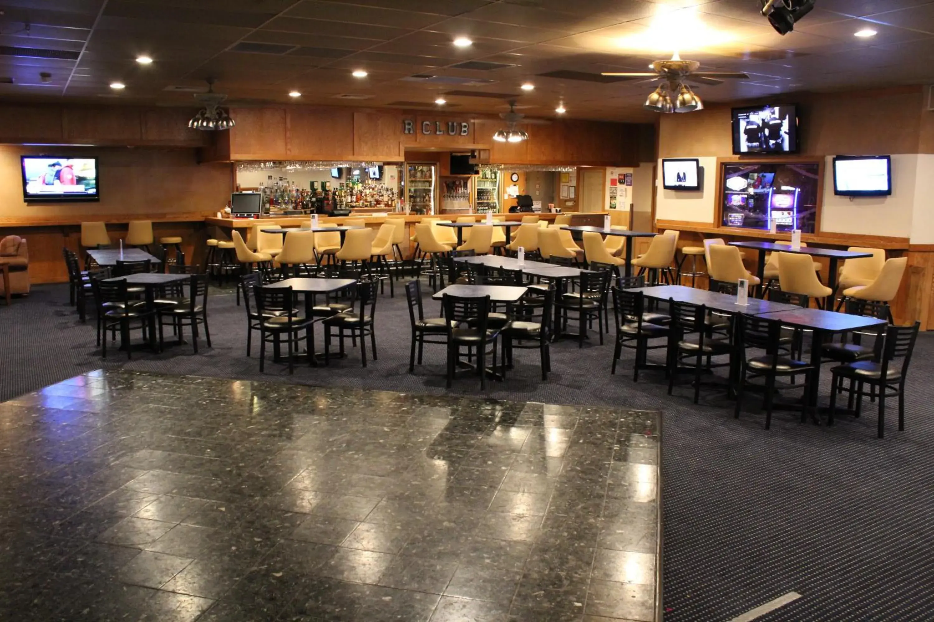 Lounge or bar in Billings Hotel & Convention Center Lounge or bar in Billings Hotel & Convention Center