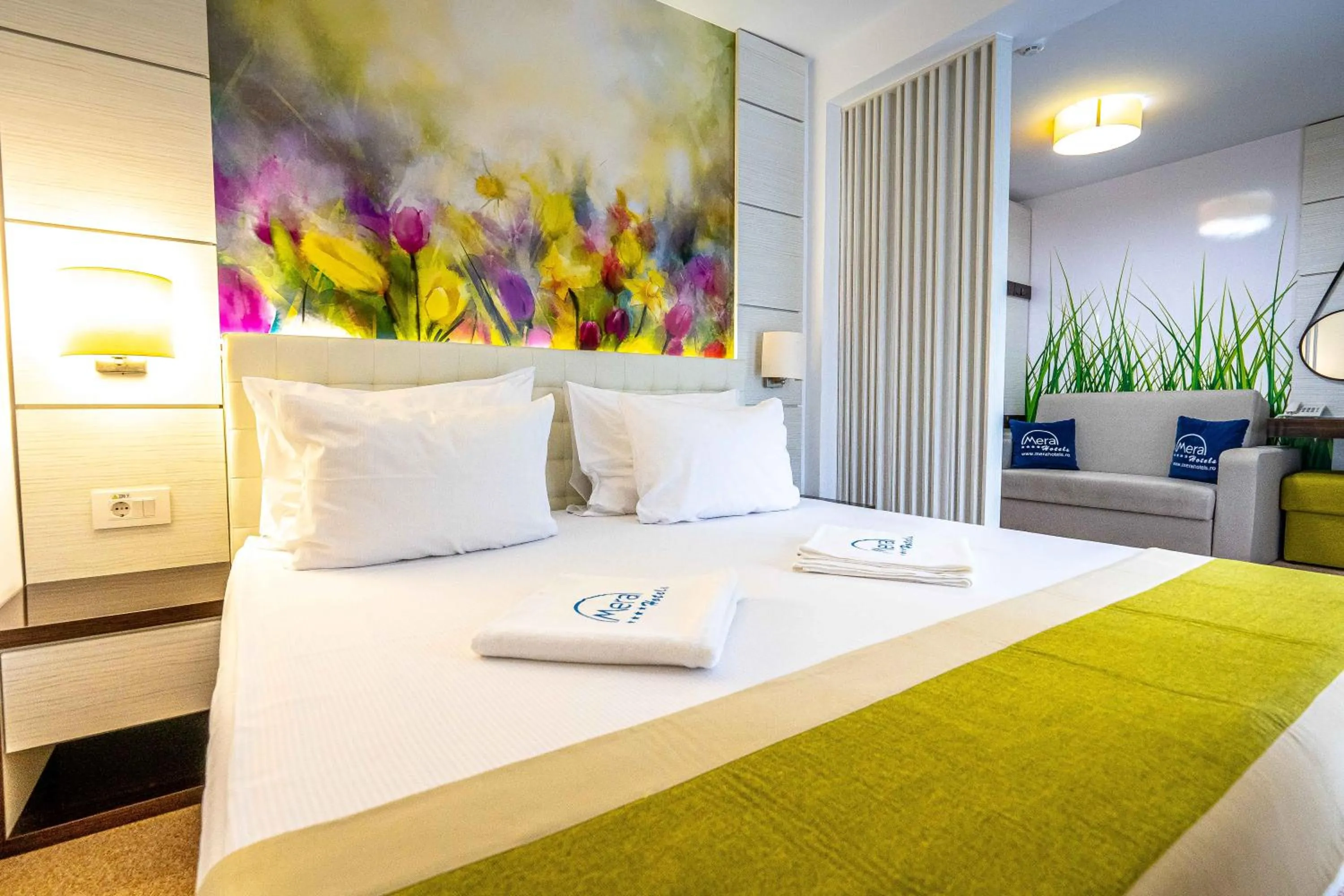 Photo of the whole room, Bed in Mera Brise